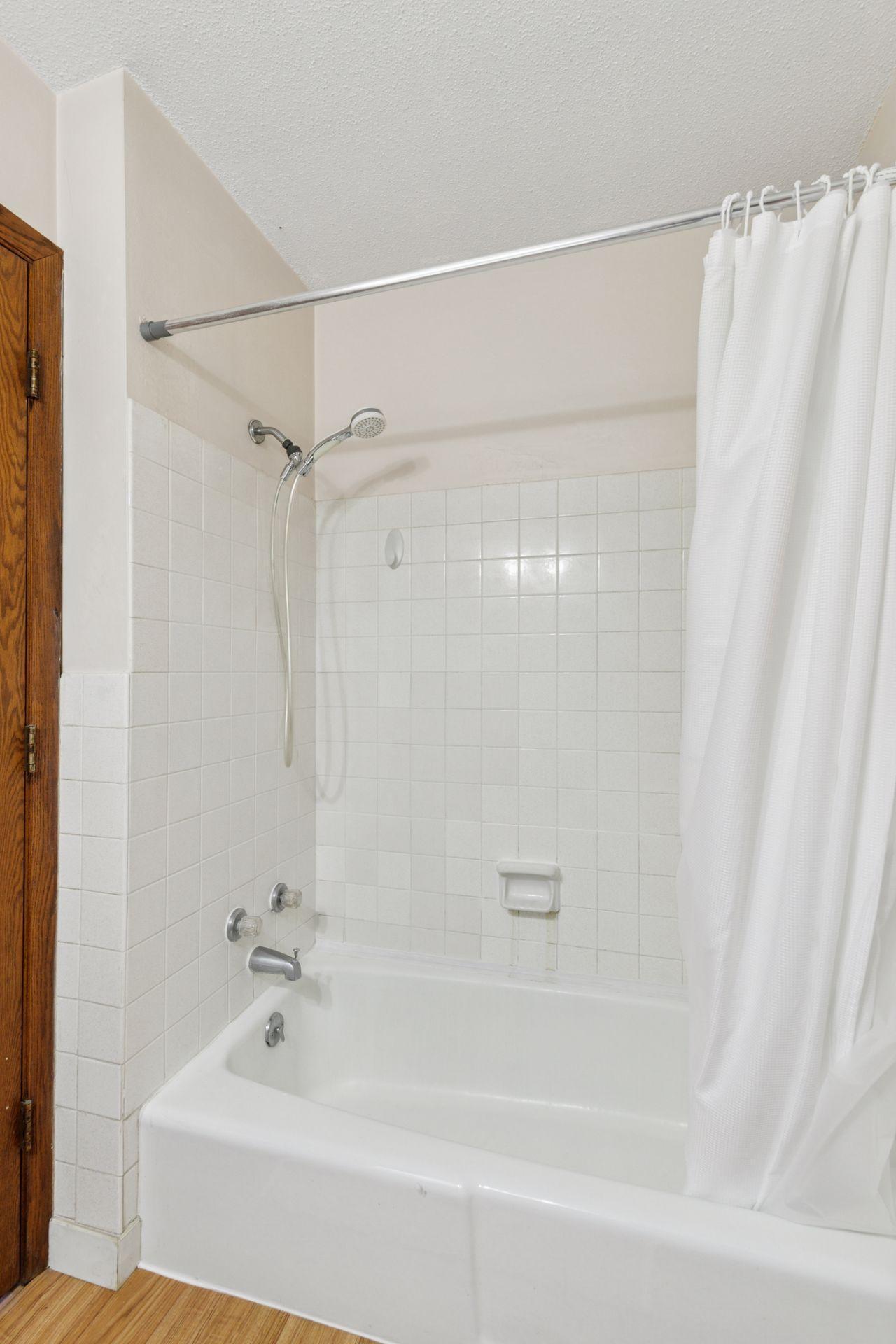 4424 Decatur Avenue N