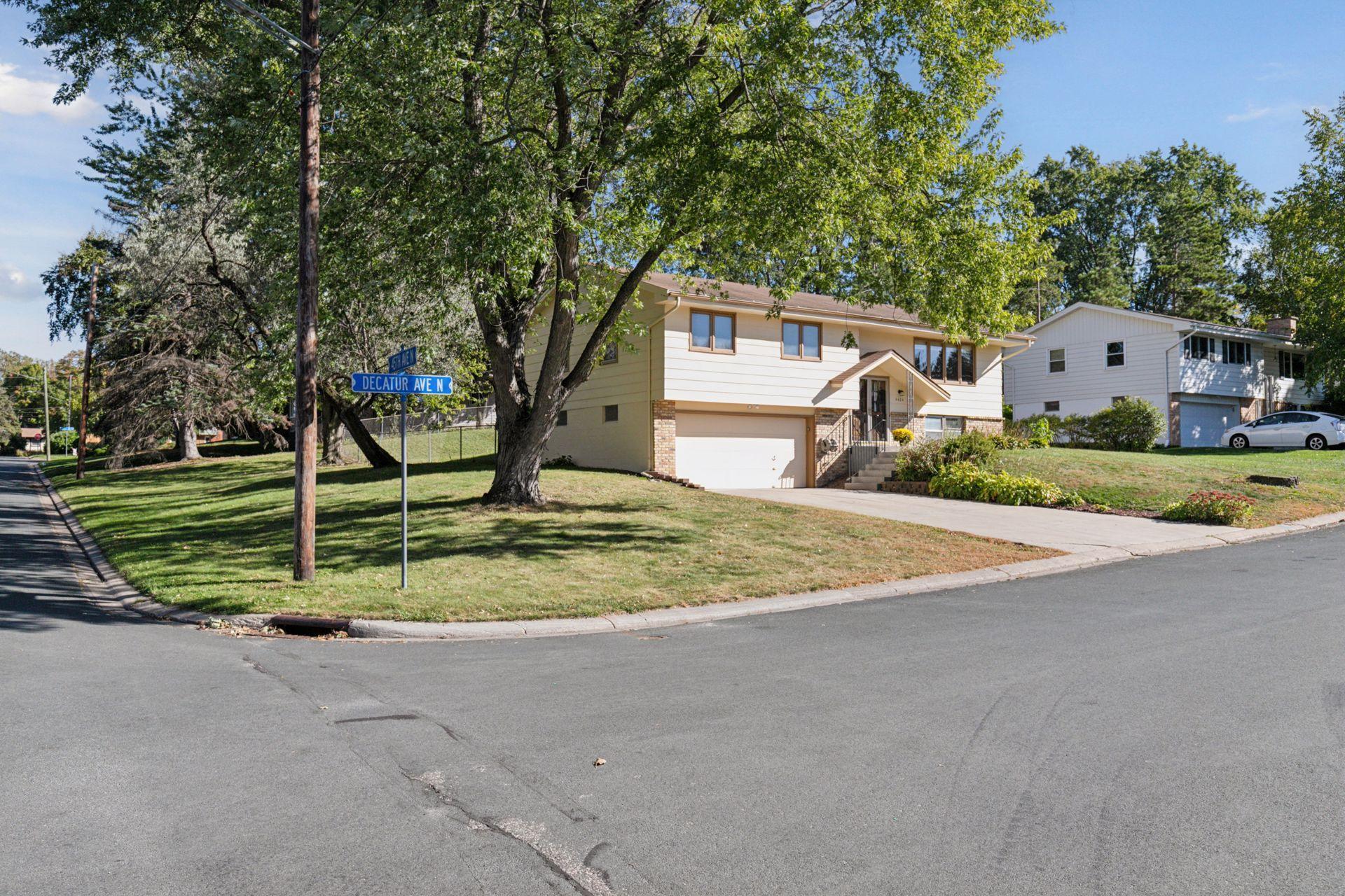 4424 Decatur Avenue N