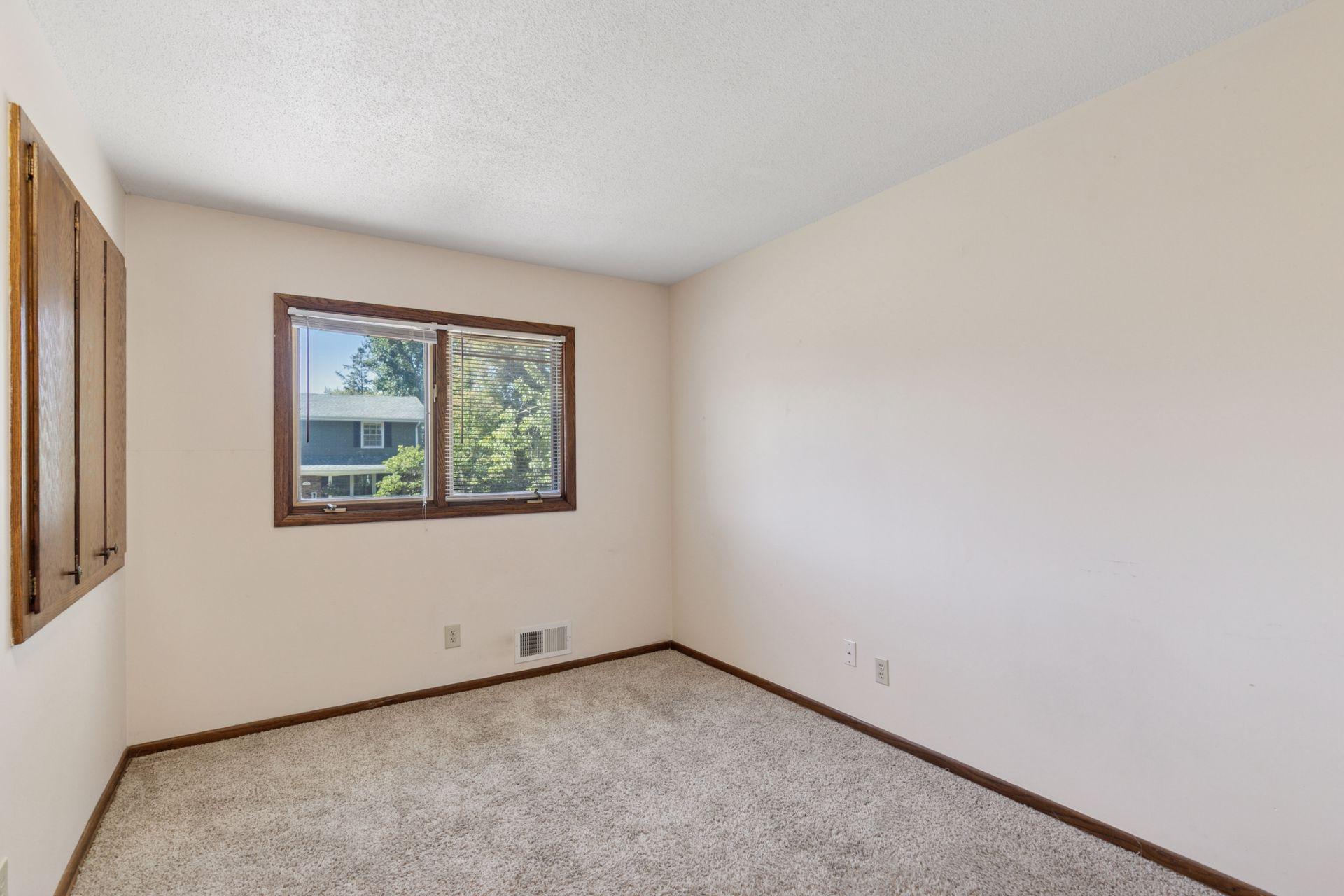 4424 Decatur Avenue N