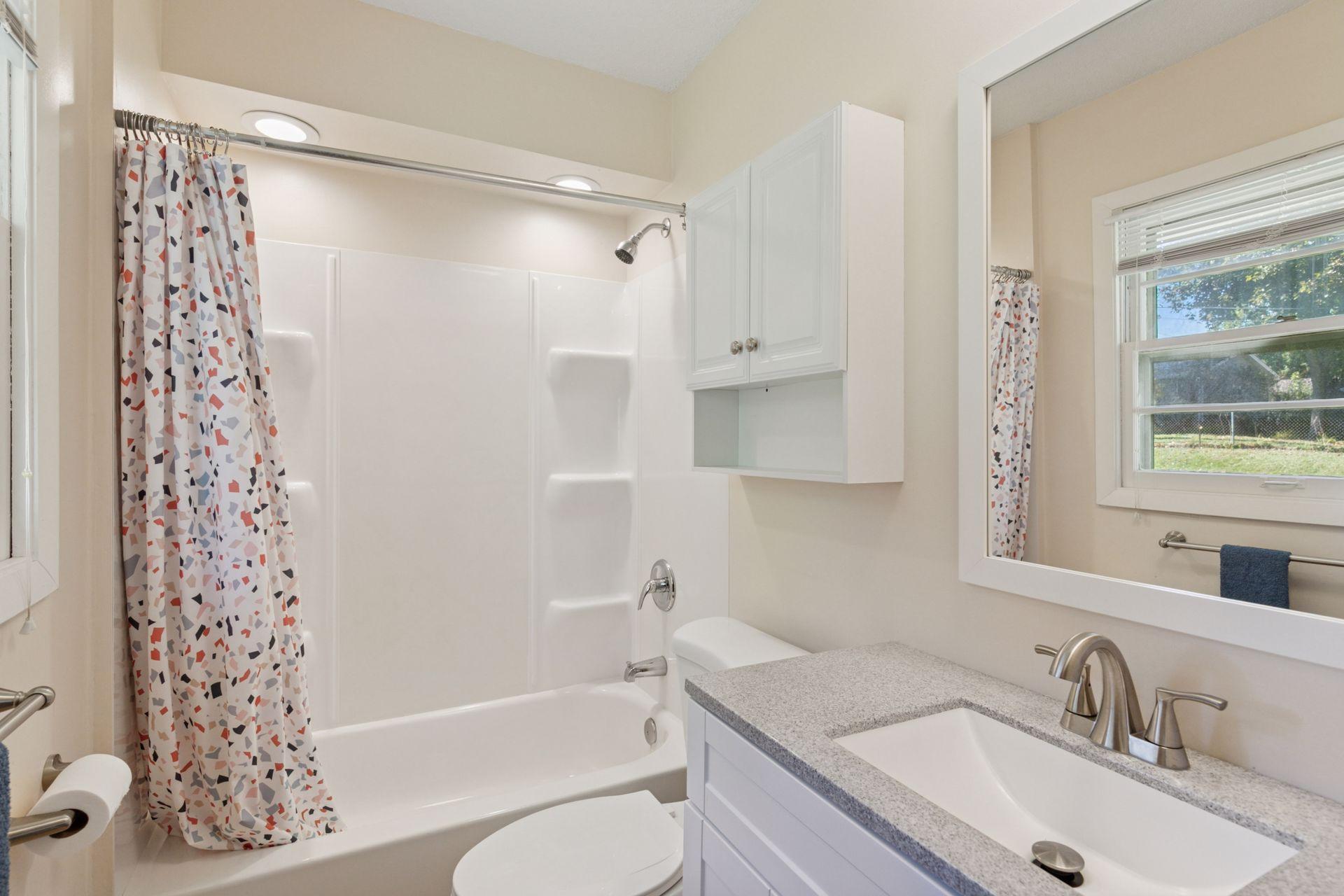 4424 Decatur Avenue N