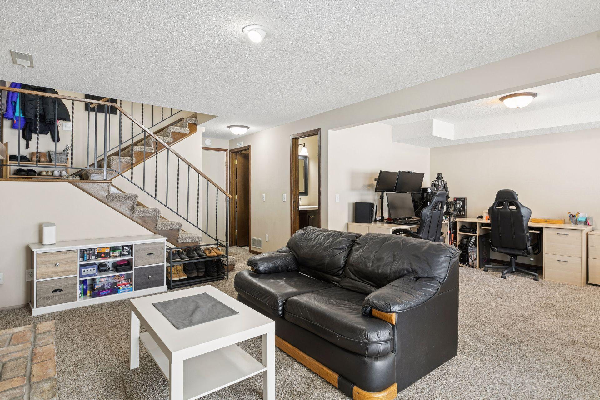 4487 Churchill Street