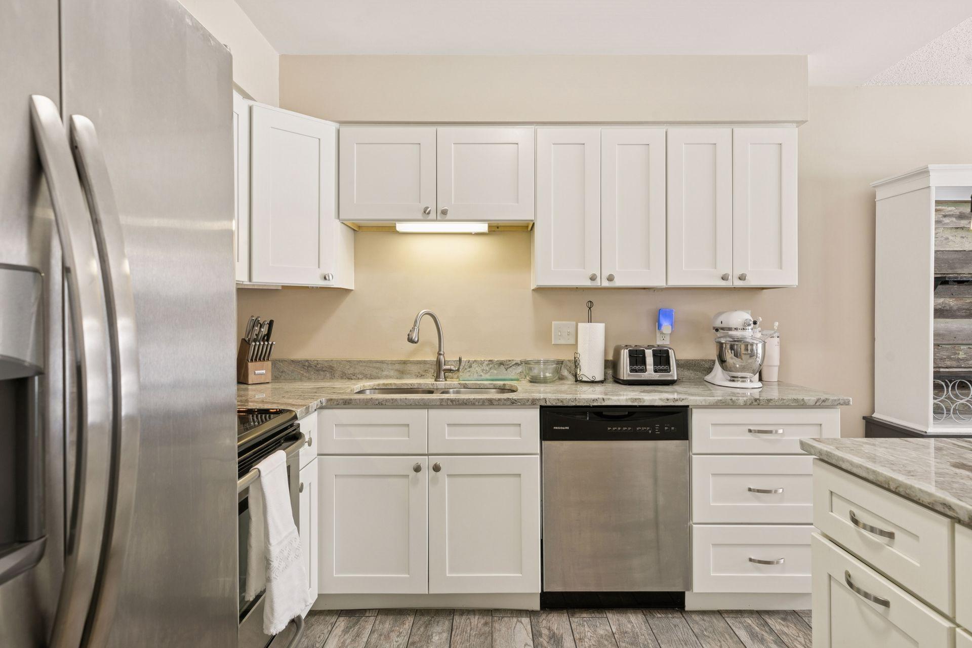 4487 Churchill Street