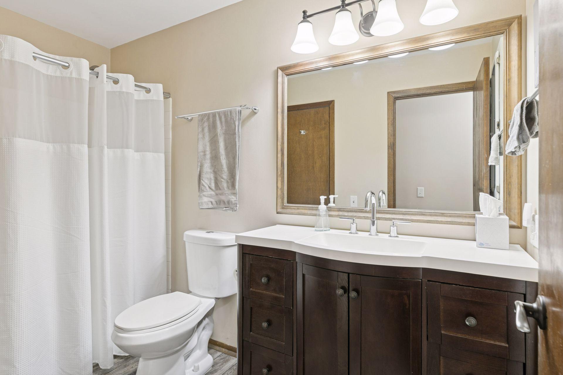 4487 Churchill Street