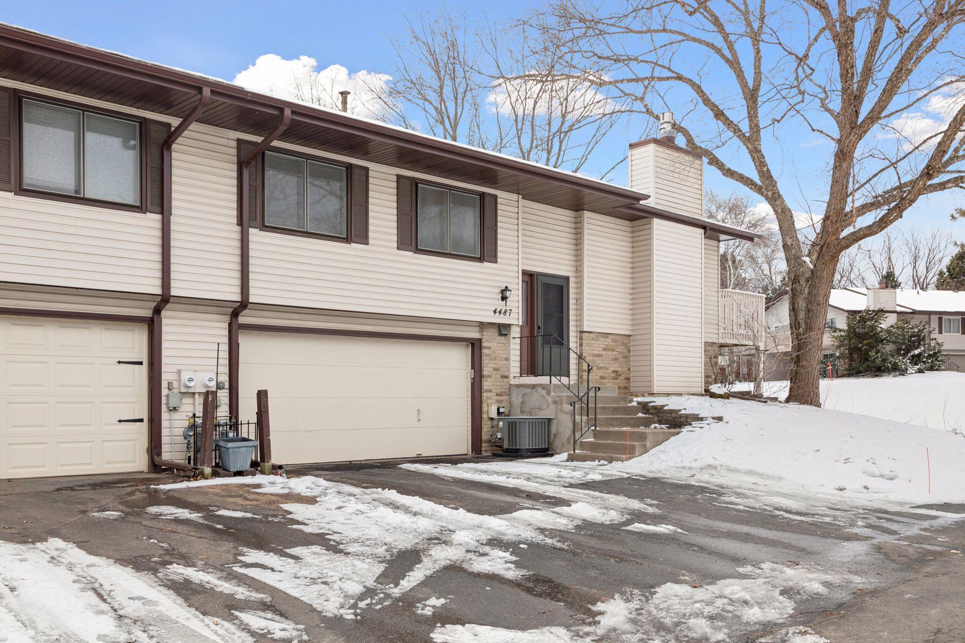 4487 Churchill Street