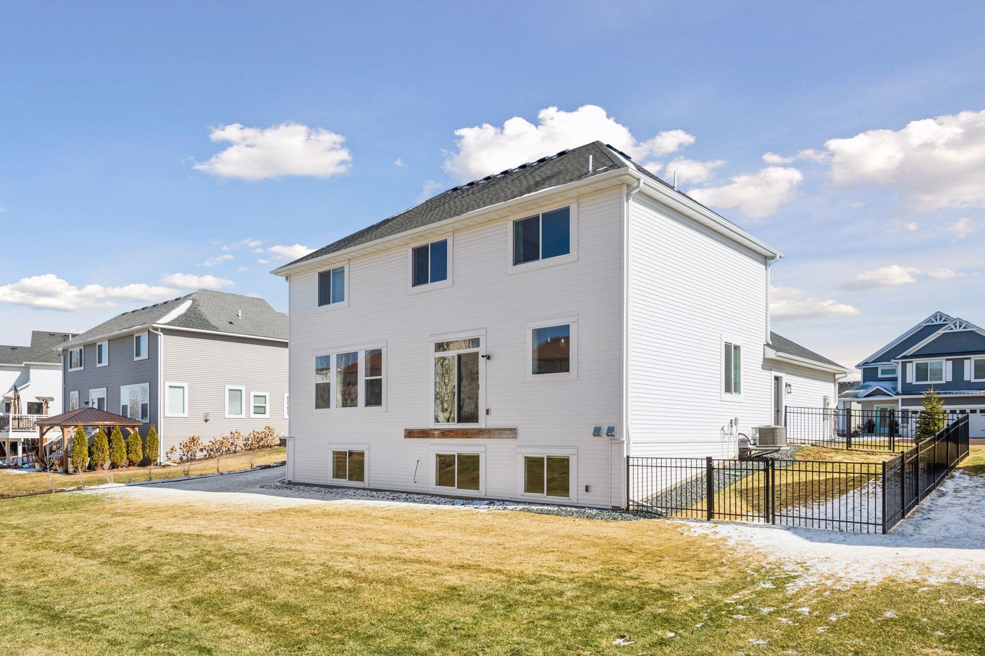 17826 Meadows Way SE