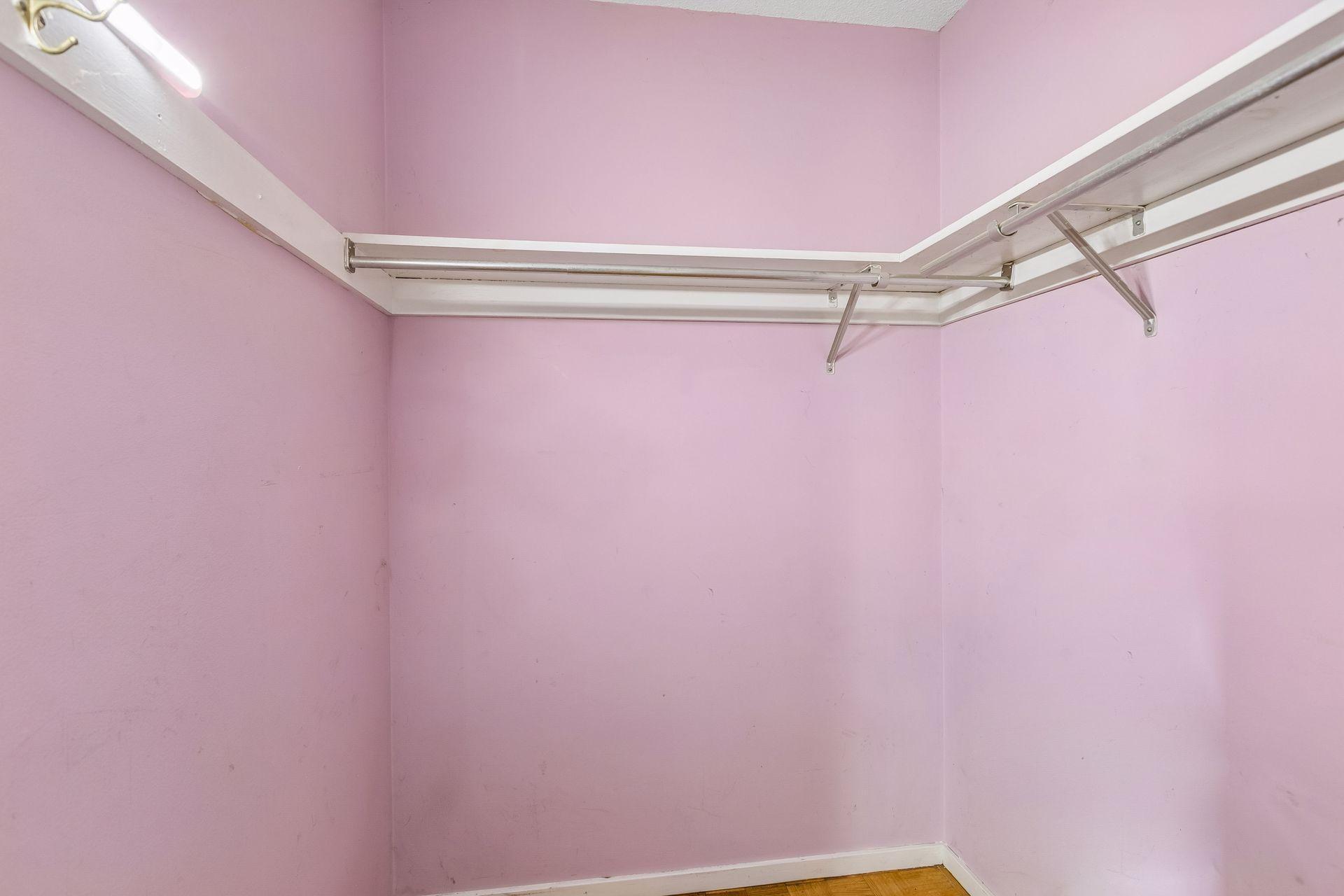 6423 Colony Way Unit: 1B