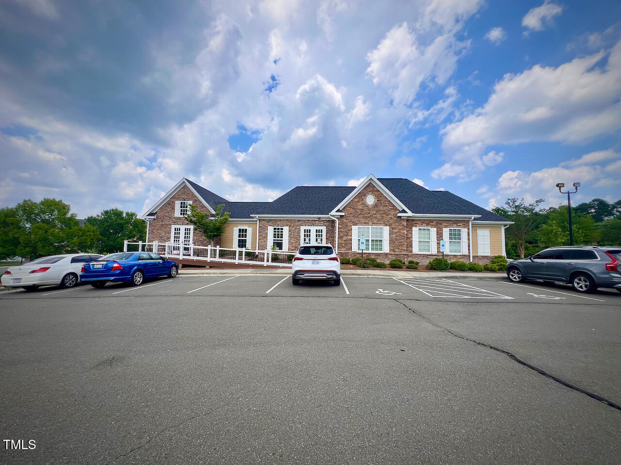 533 Kings Lake Way