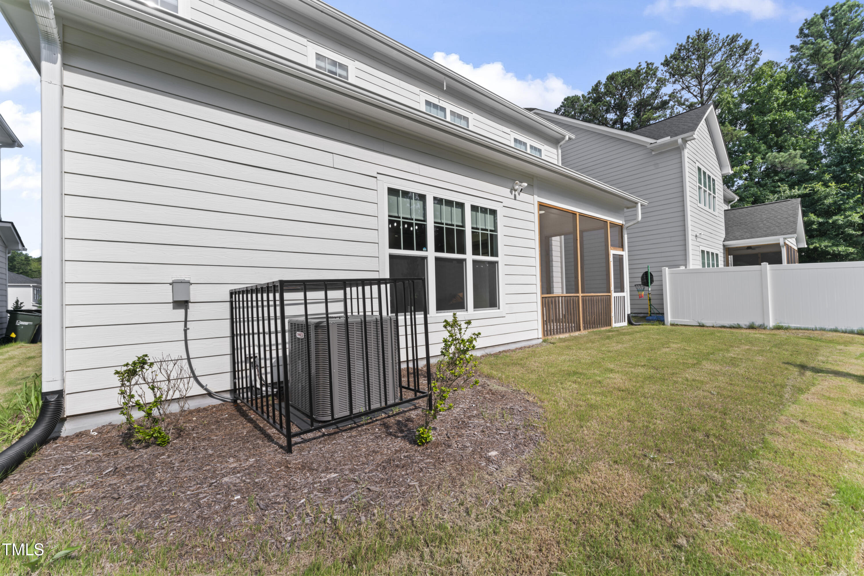 533 Kings Lake Way