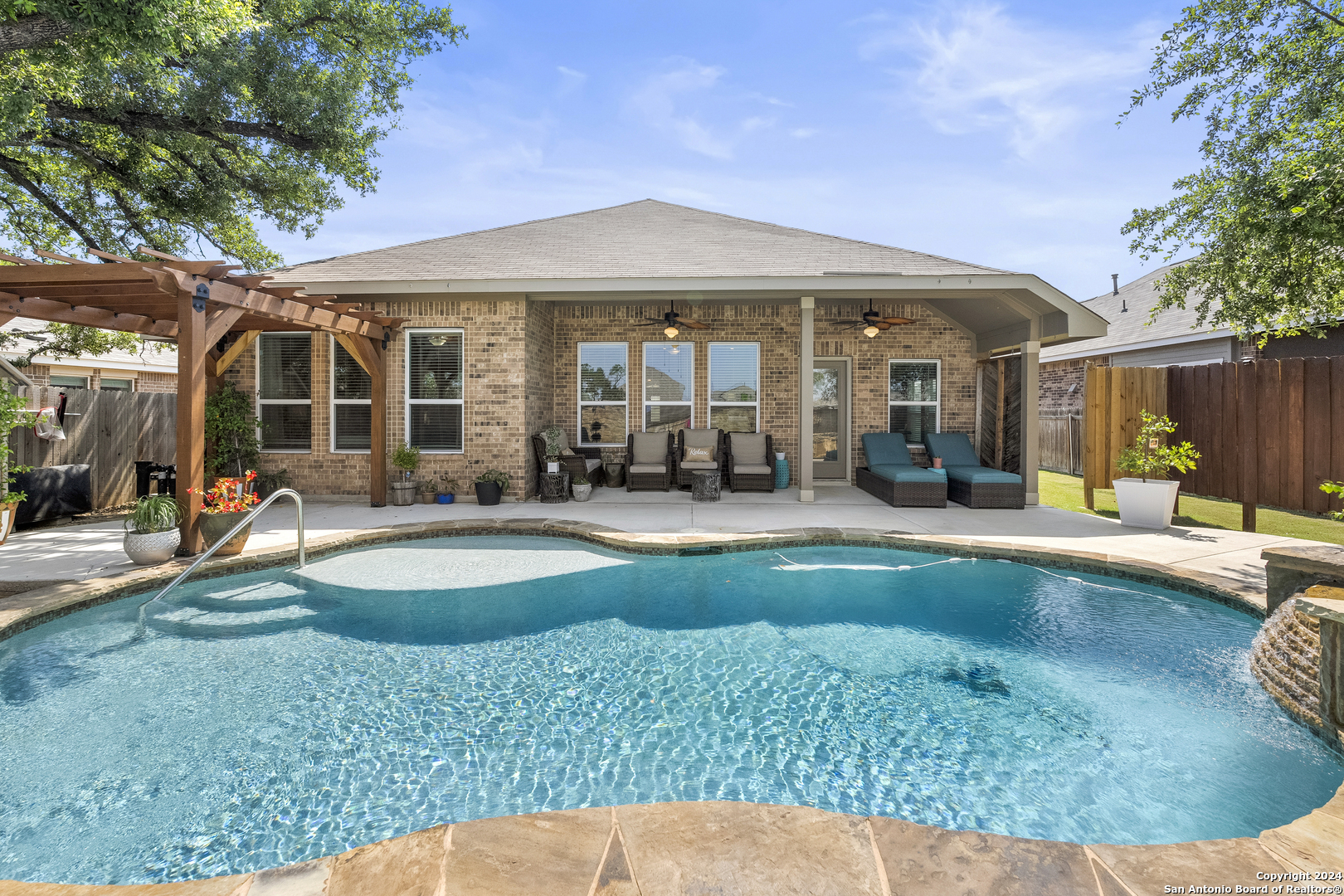 5437 BLACK WALNUT