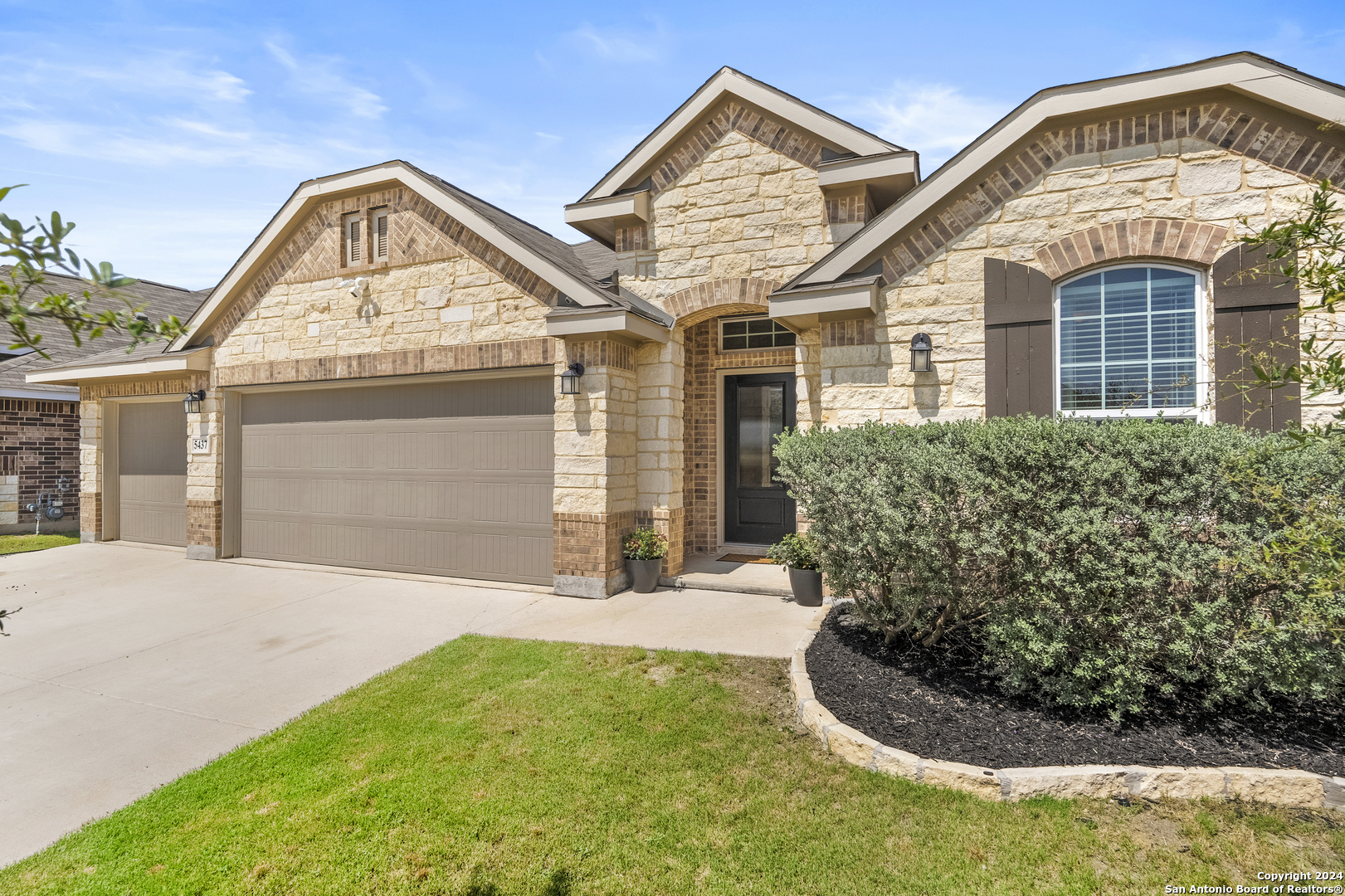5437 BLACK WALNUT