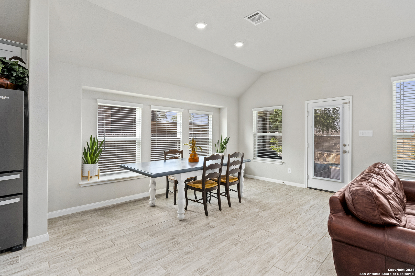5437 BLACK WALNUT