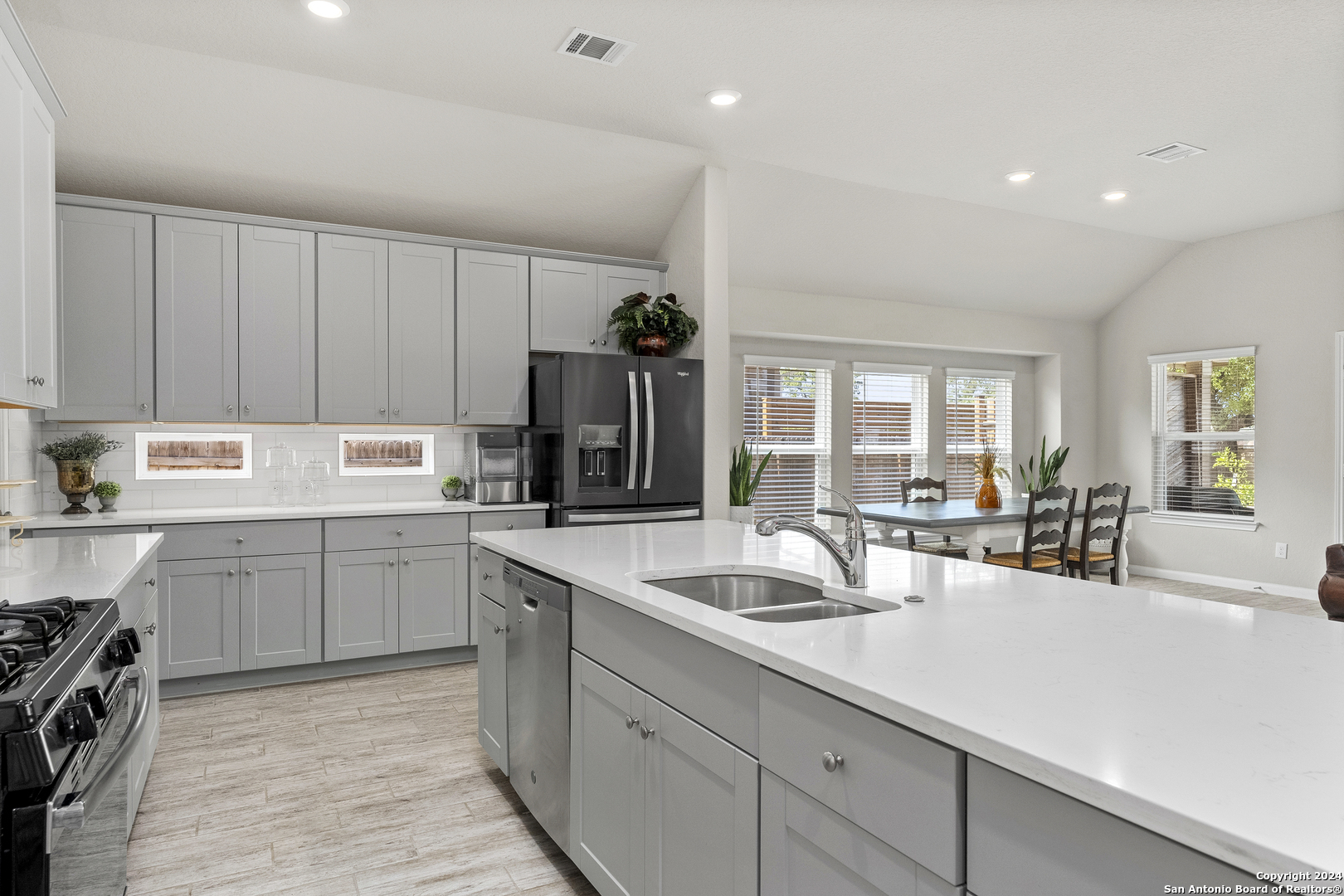 5437 BLACK WALNUT