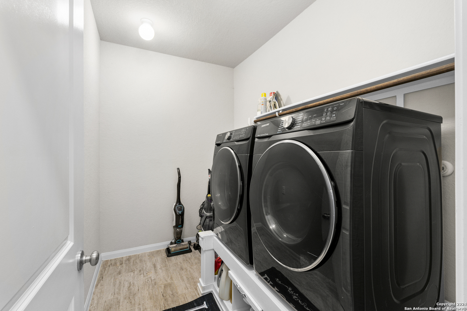 5437 BLACK WALNUT