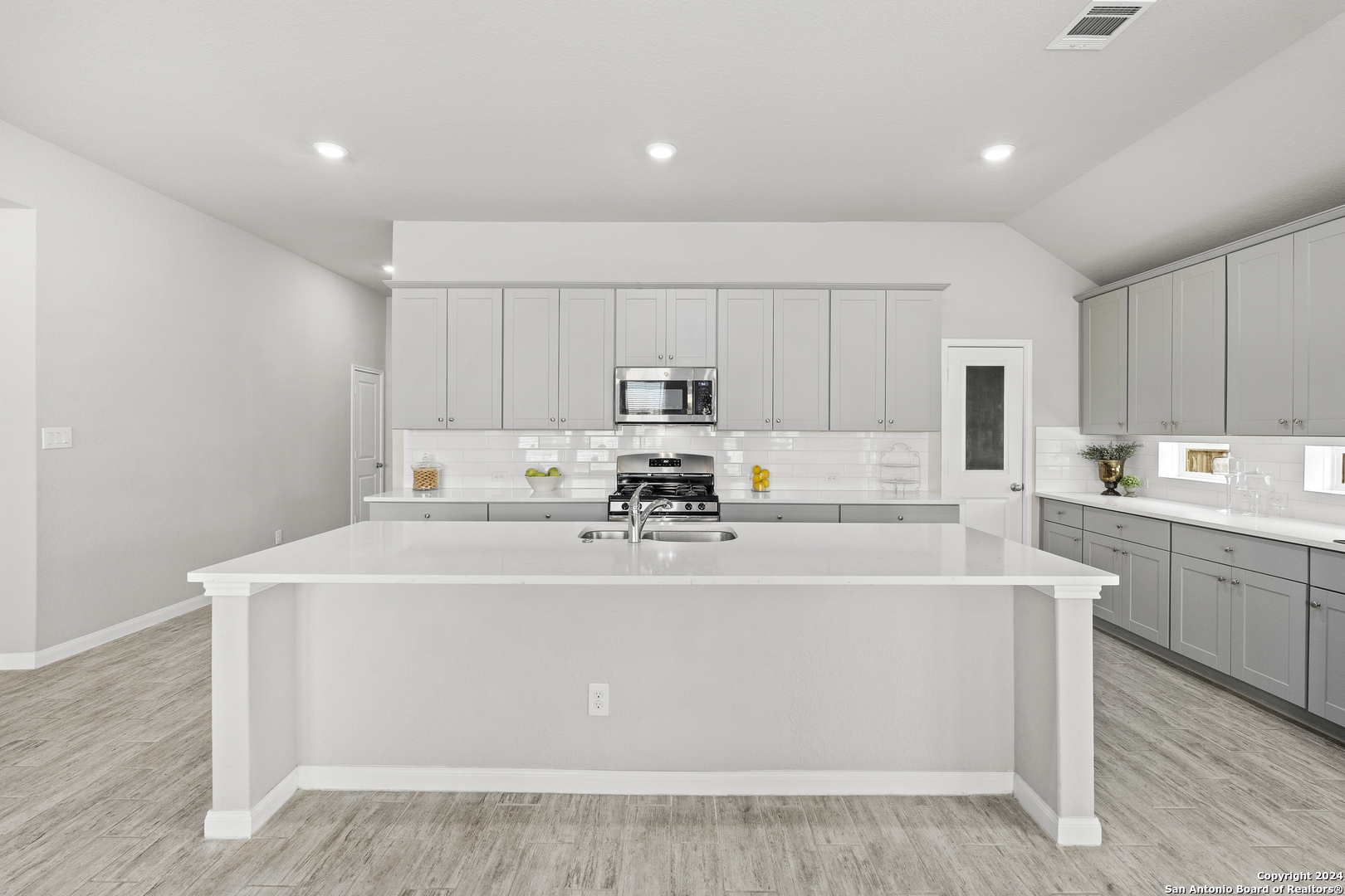5437 BLACK WALNUT