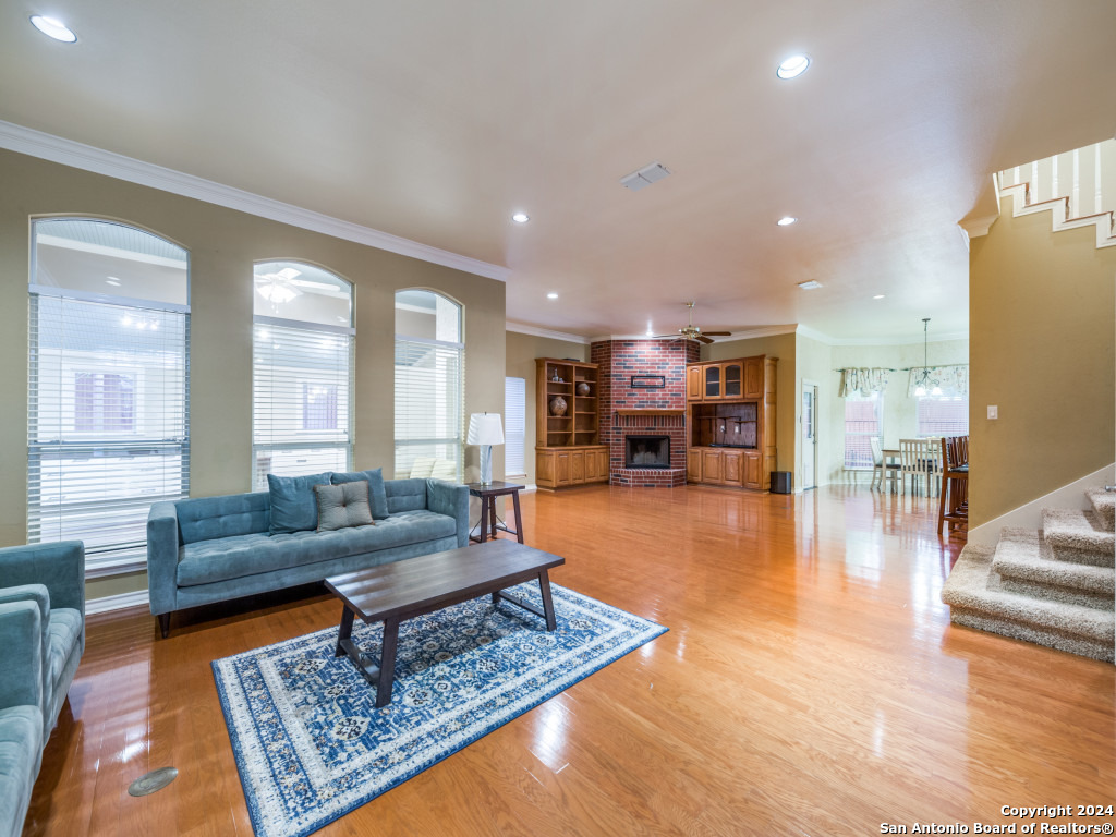 8514 FAIRWAY SPRING DR