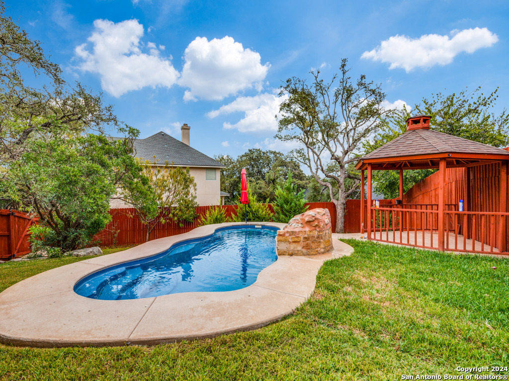 8514 FAIRWAY SPRING DR