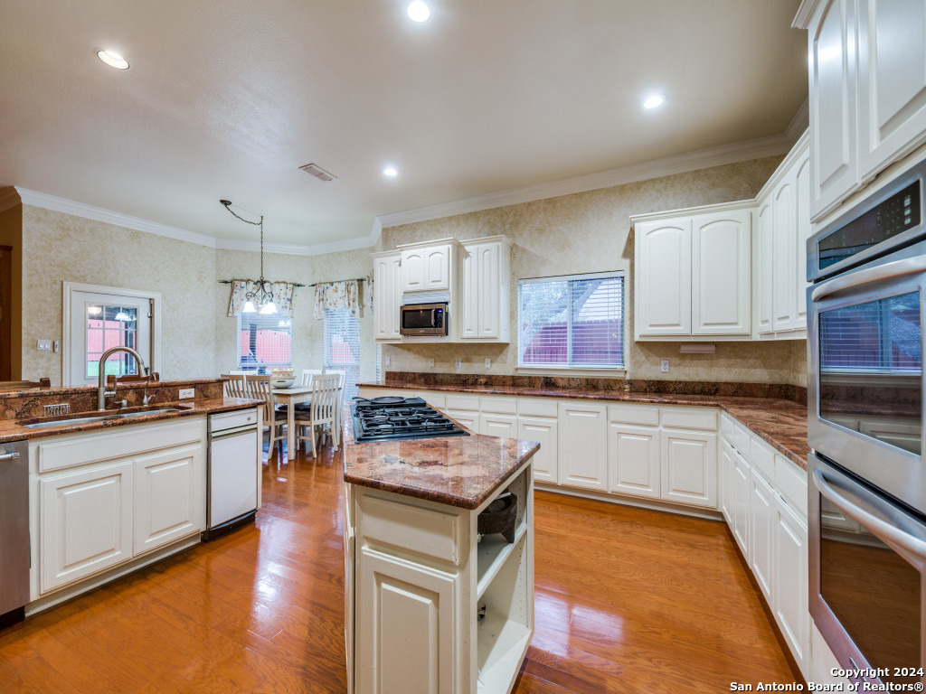 8514 FAIRWAY SPRING DR