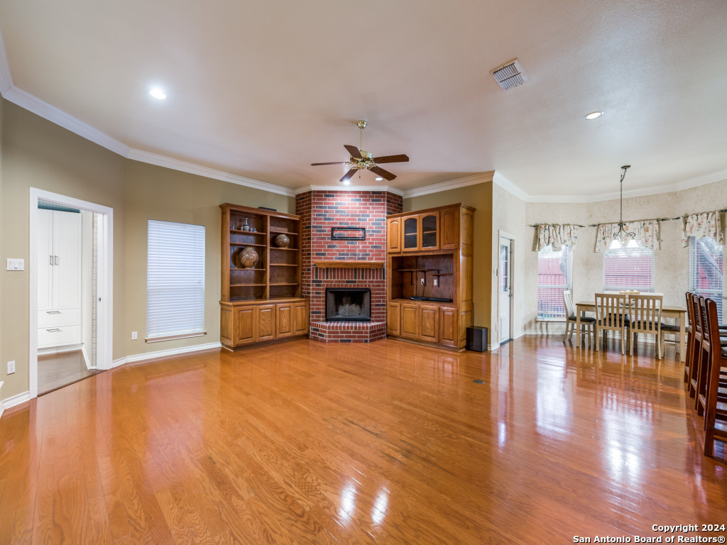 8514 FAIRWAY SPRING DR