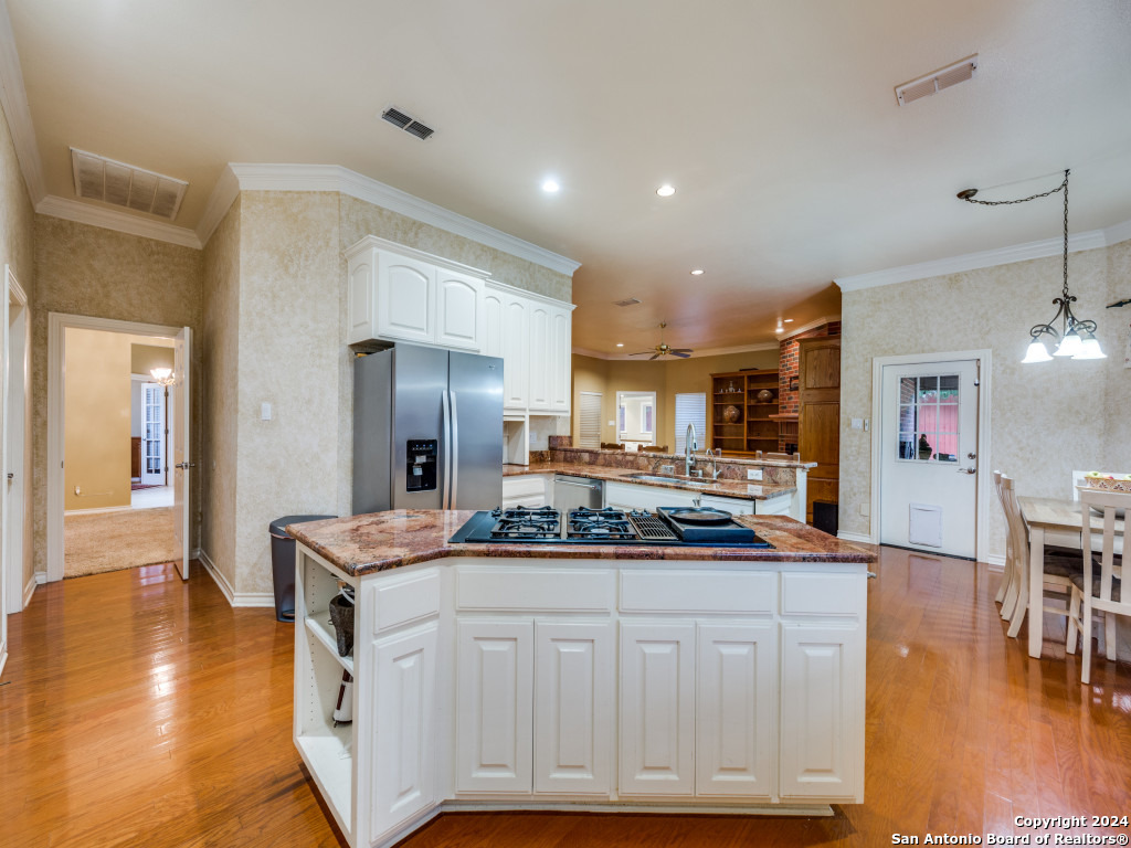 8514 FAIRWAY SPRING DR