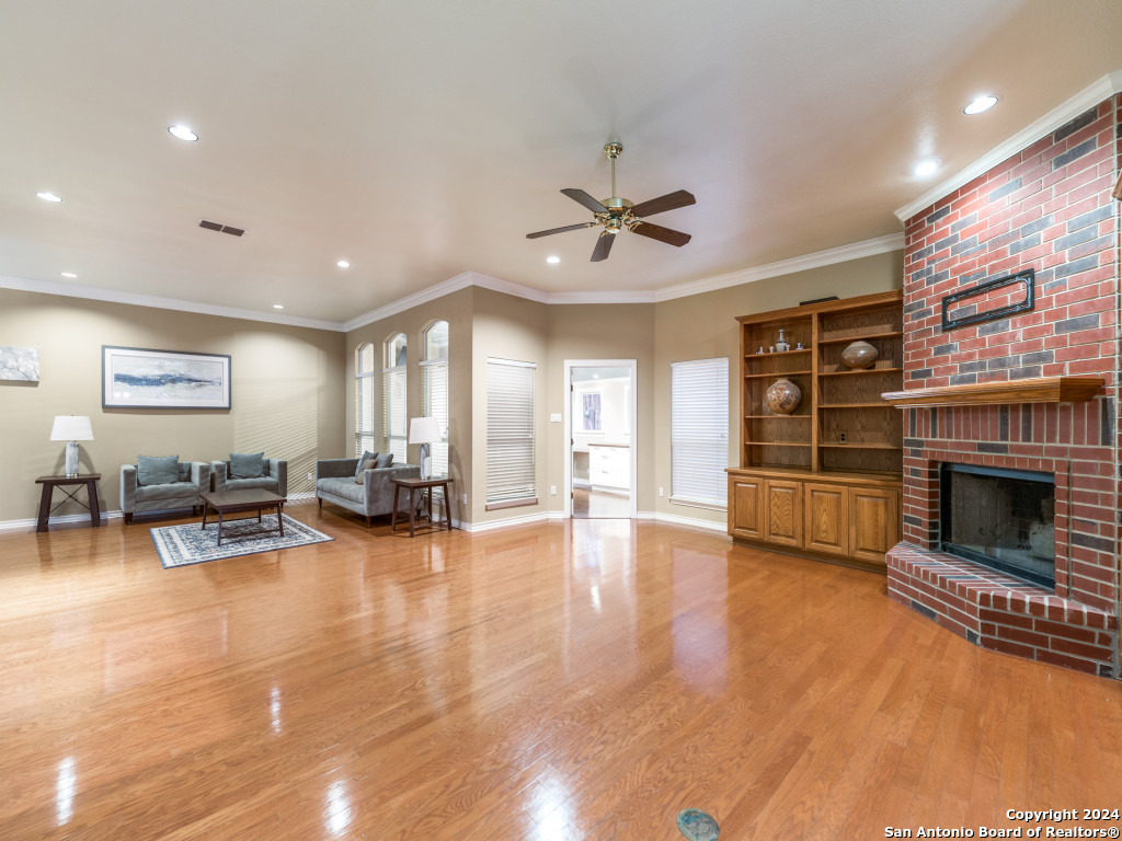 8514 FAIRWAY SPRING DR
