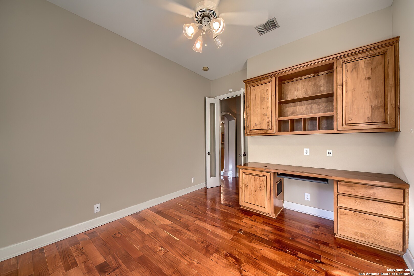 56 S Inwood Heights