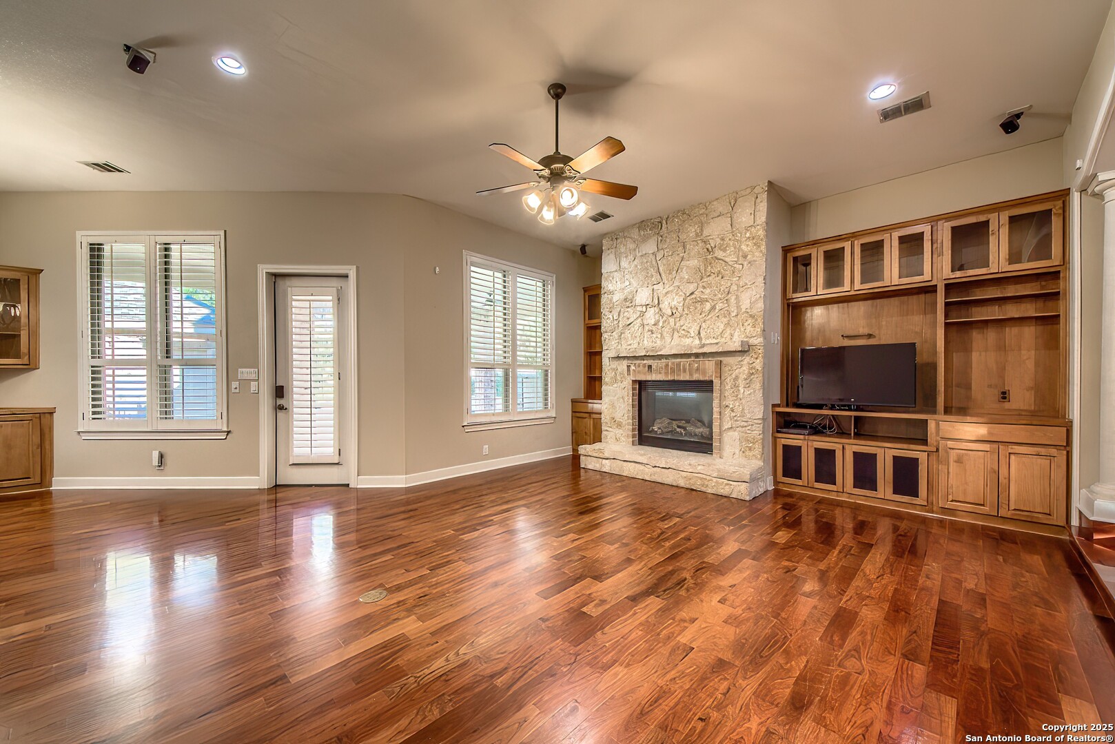 56 S Inwood Heights