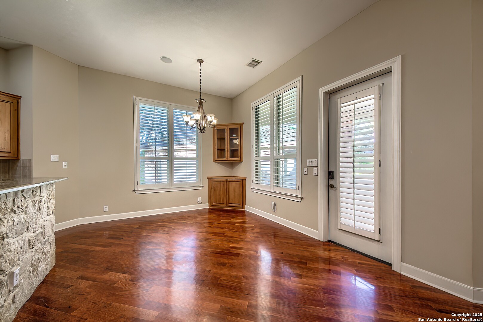 56 S Inwood Heights