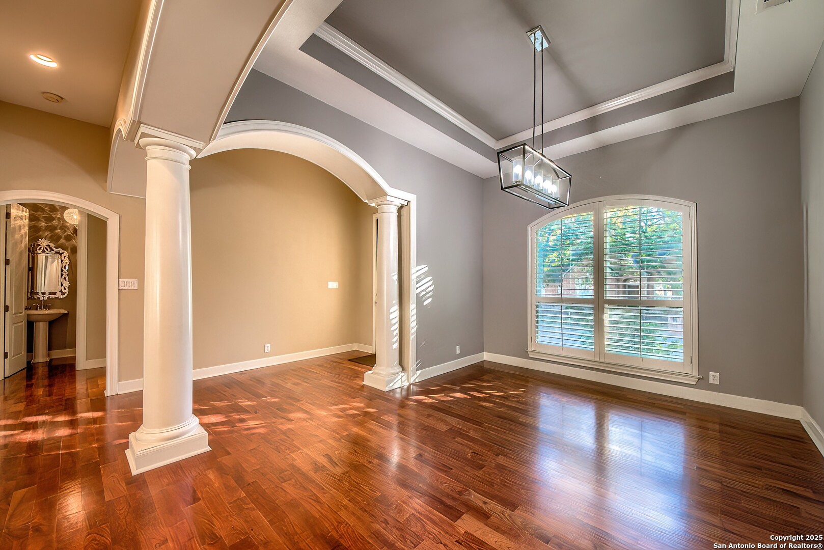 56 S Inwood Heights