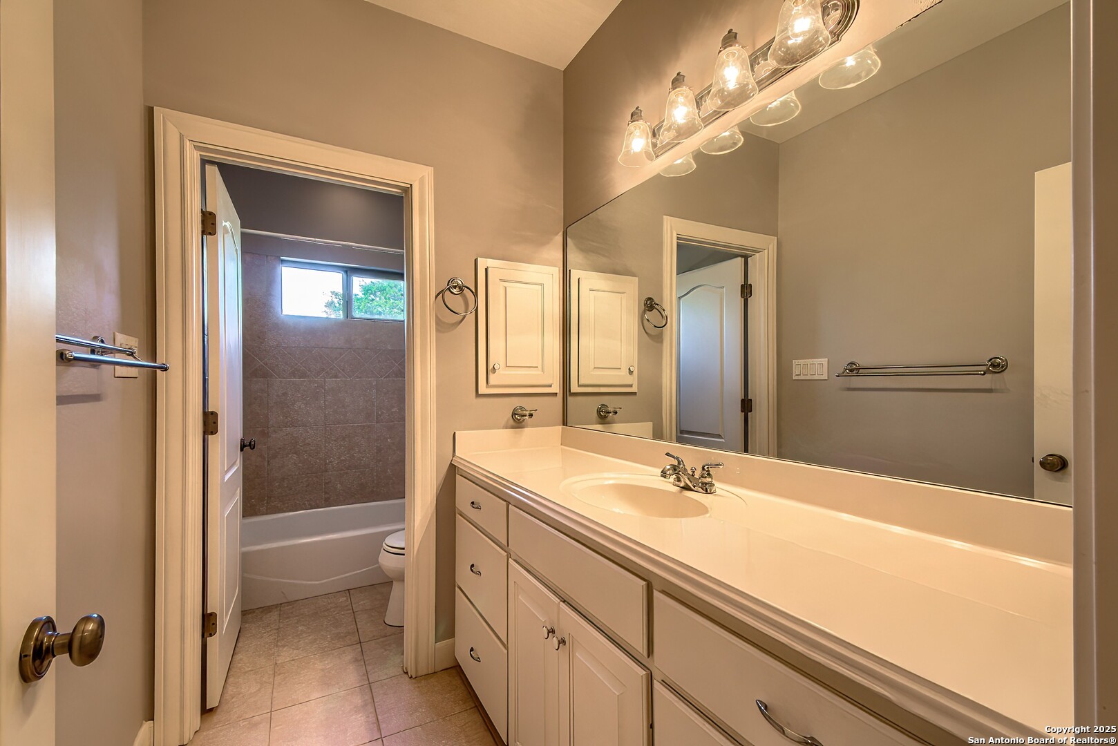 56 S Inwood Heights