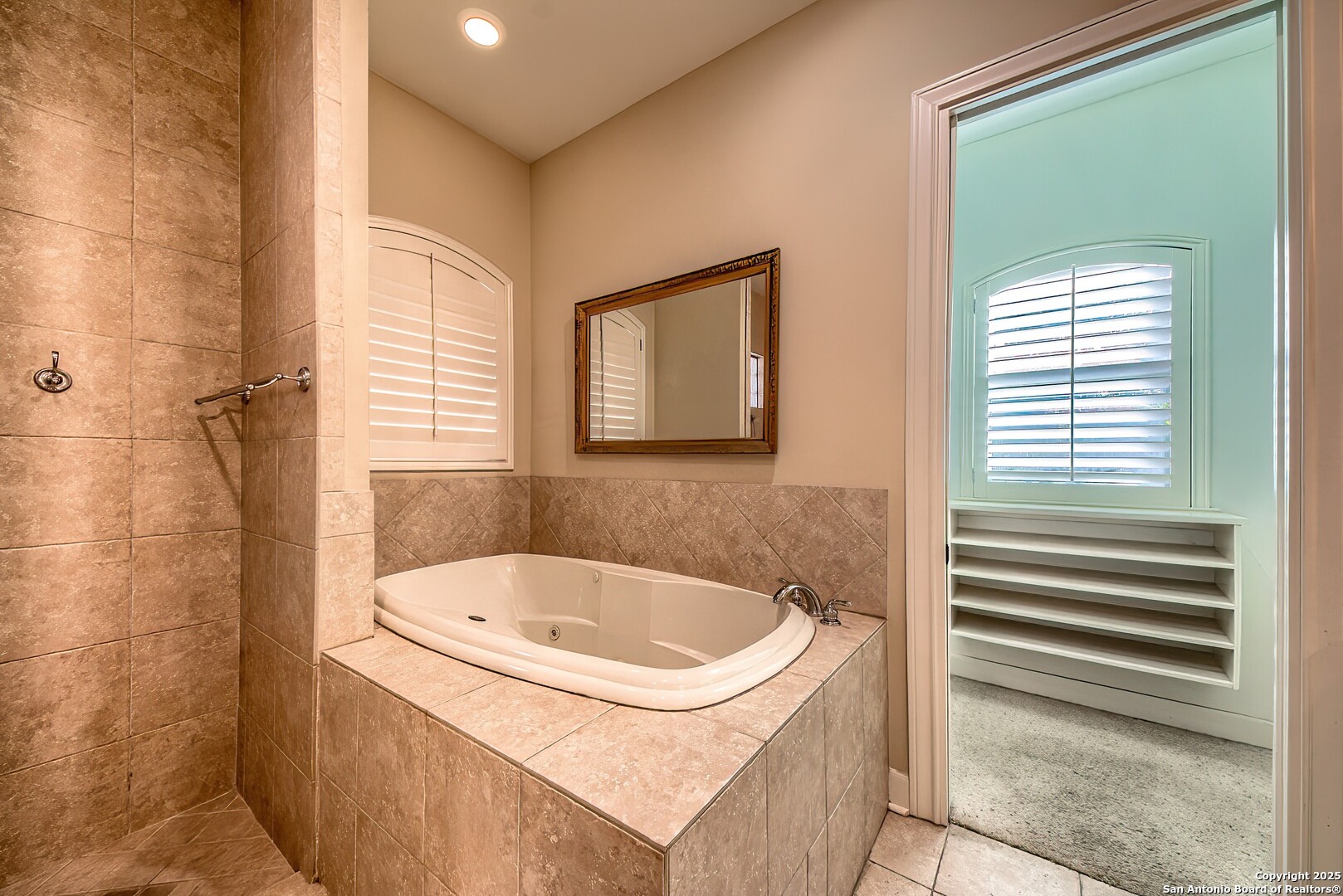 56 S Inwood Heights