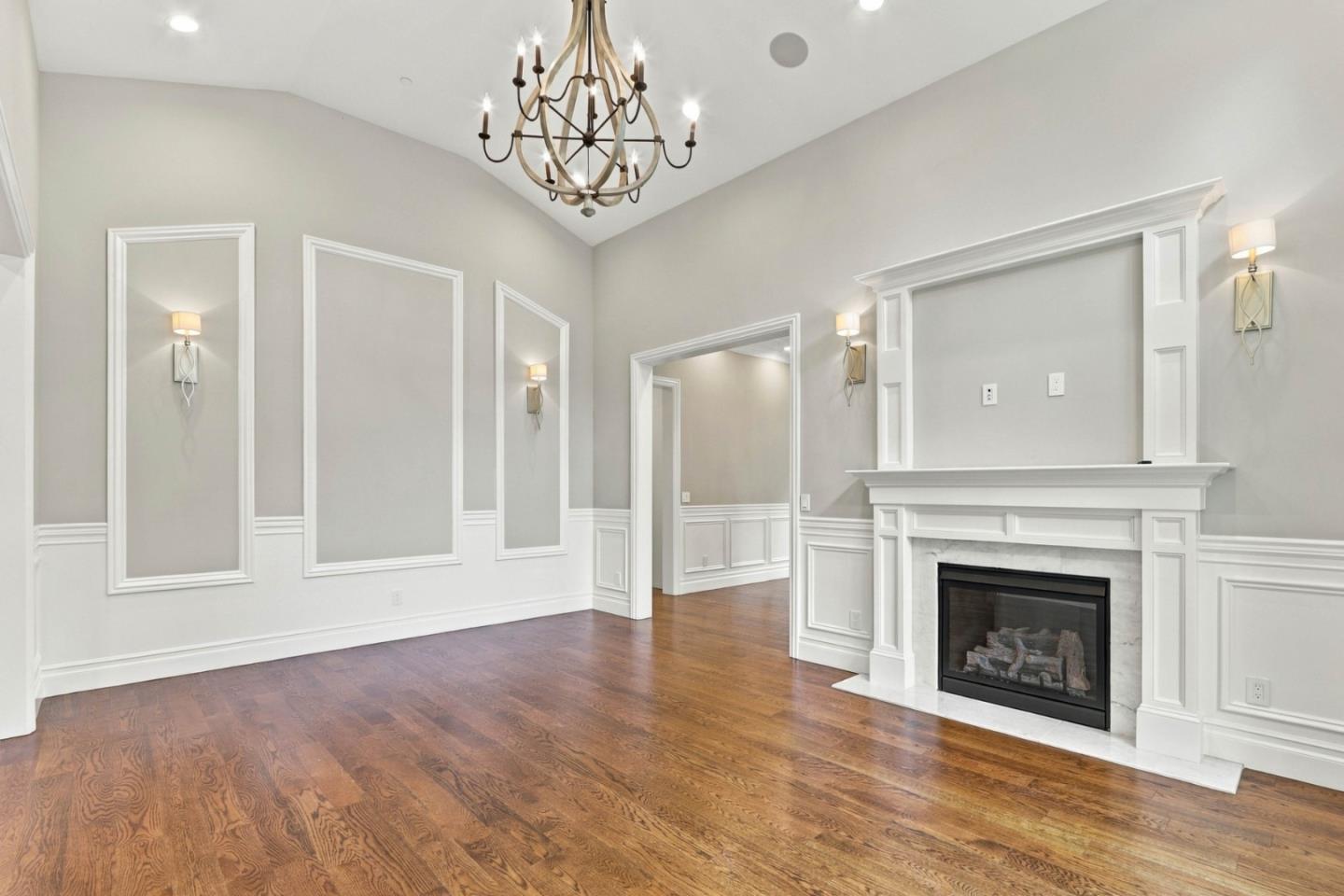 3878 Magnolia DR