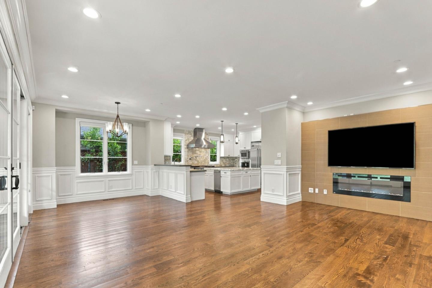 3878 Magnolia DR