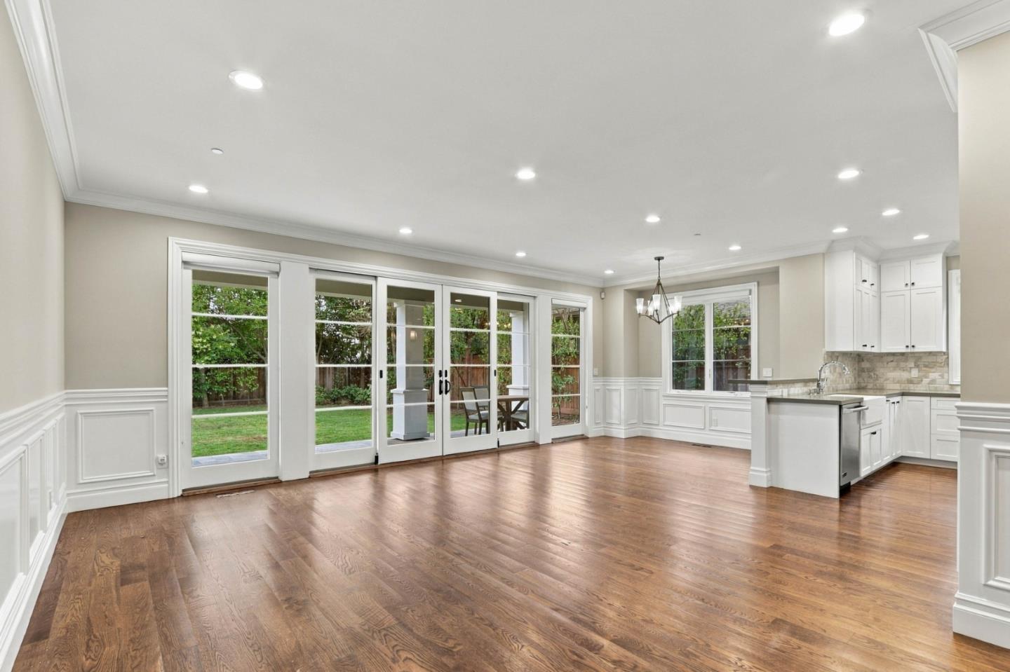 3878 Magnolia DR