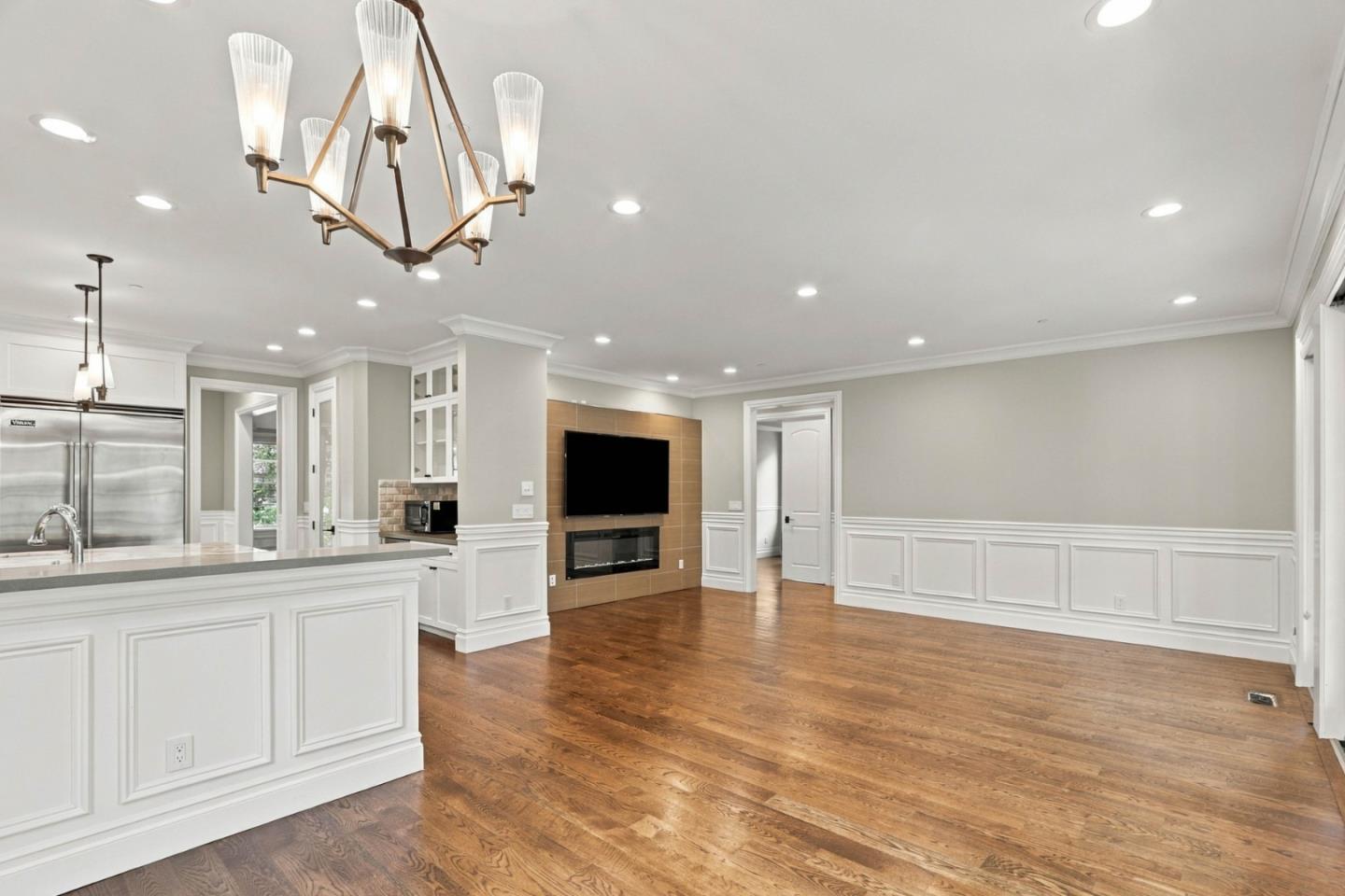 3878 Magnolia DR