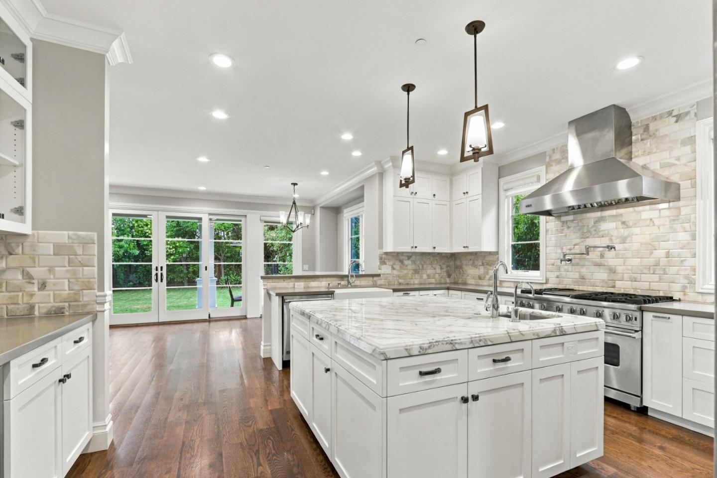 3878 Magnolia DR