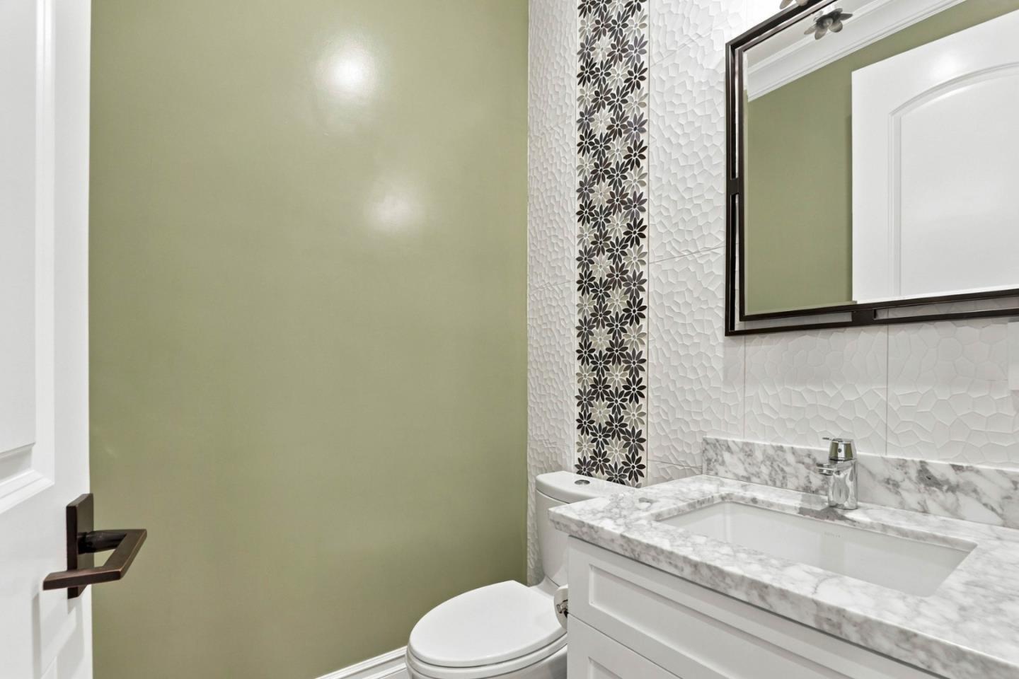3878 Magnolia DR