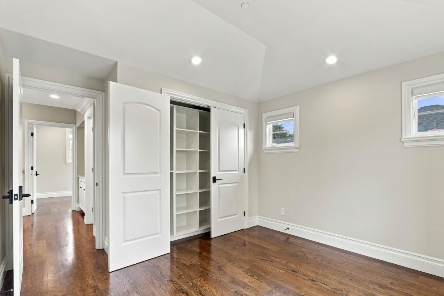 3878 Magnolia DR