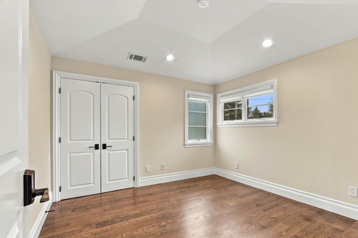 3878 Magnolia DR