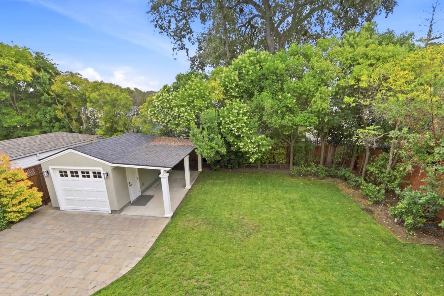3878 Magnolia DR