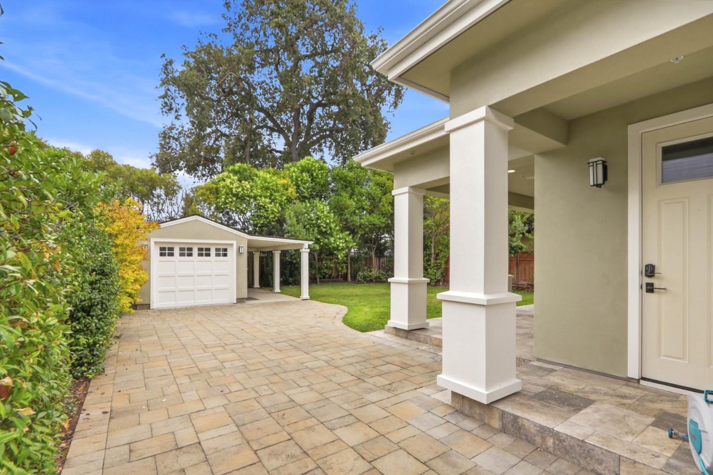 3878 Magnolia DR