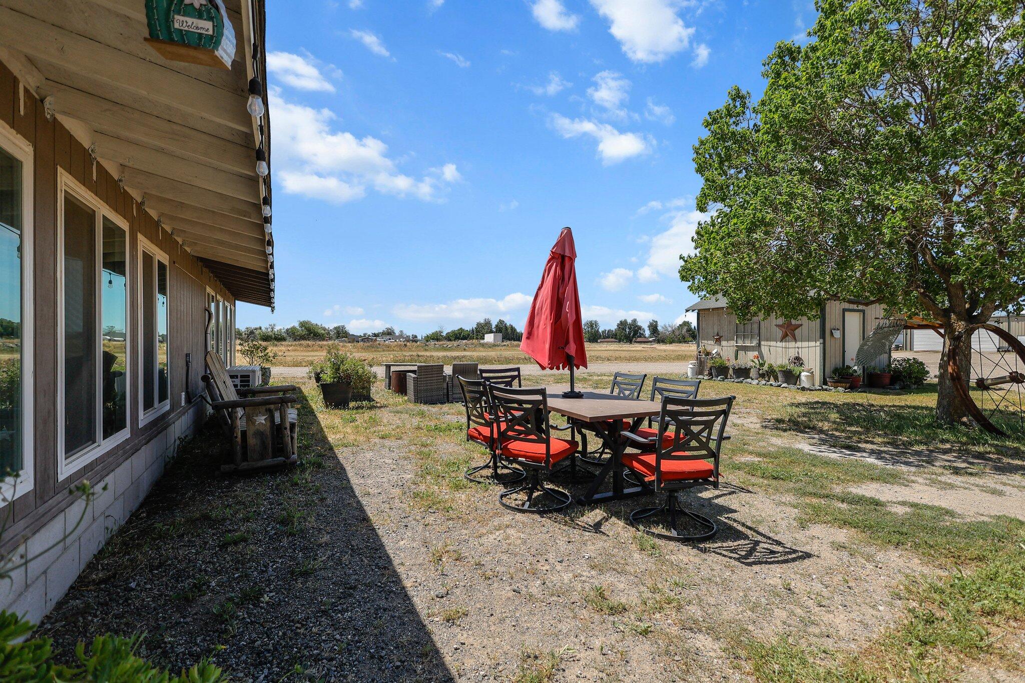 4647 County Road FF