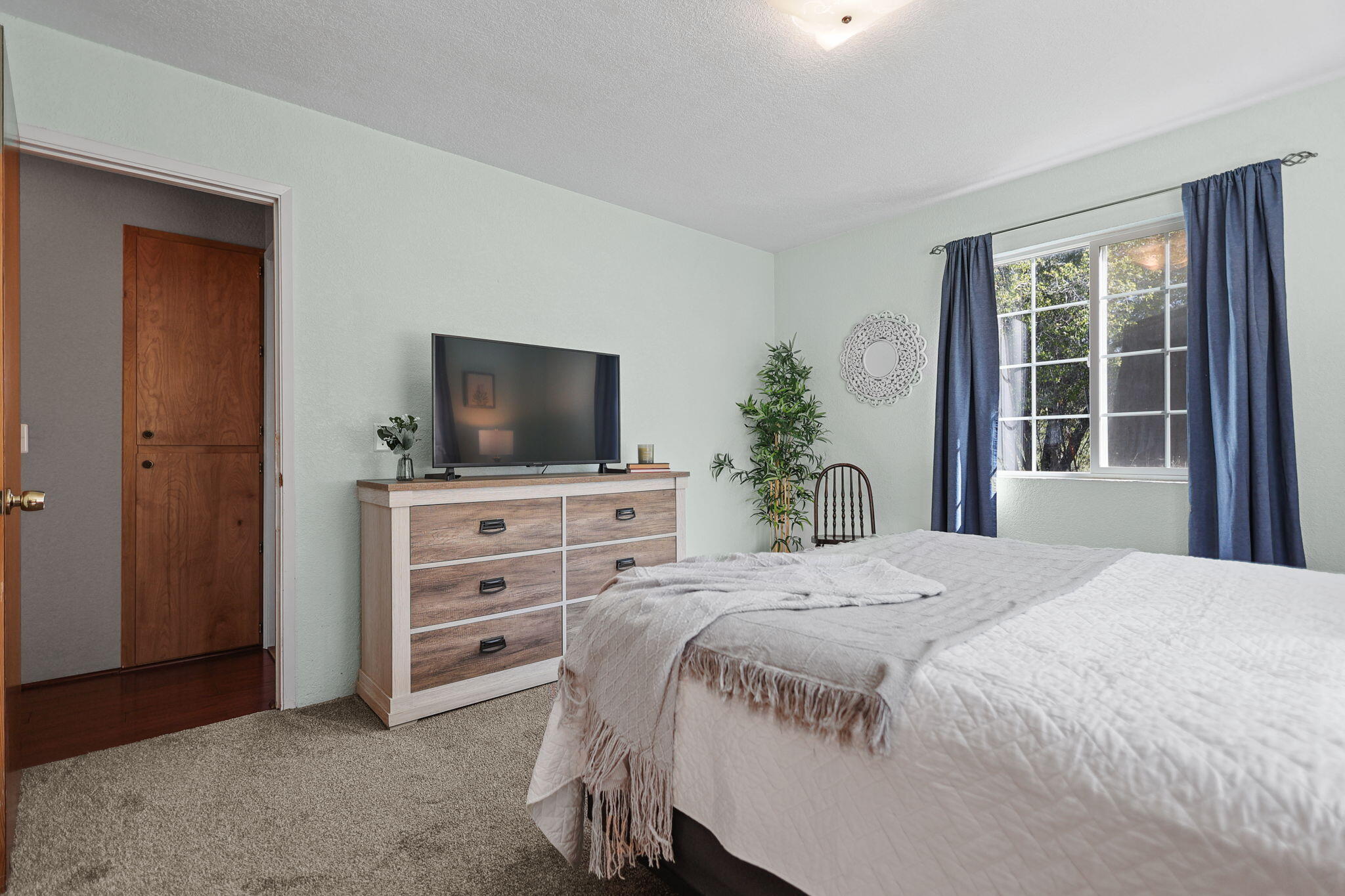 22065 Loop Drive