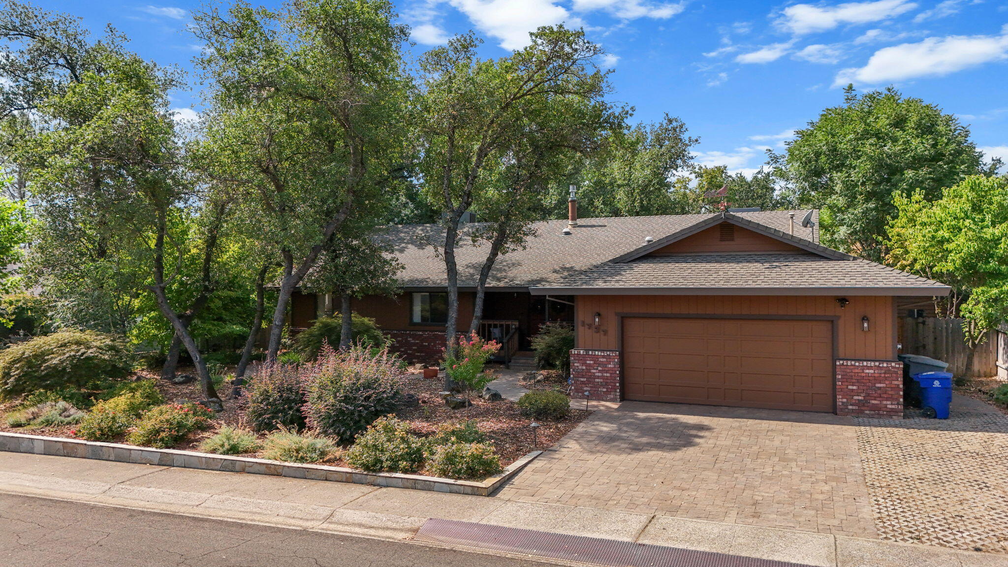 1737 Edgewood Drive