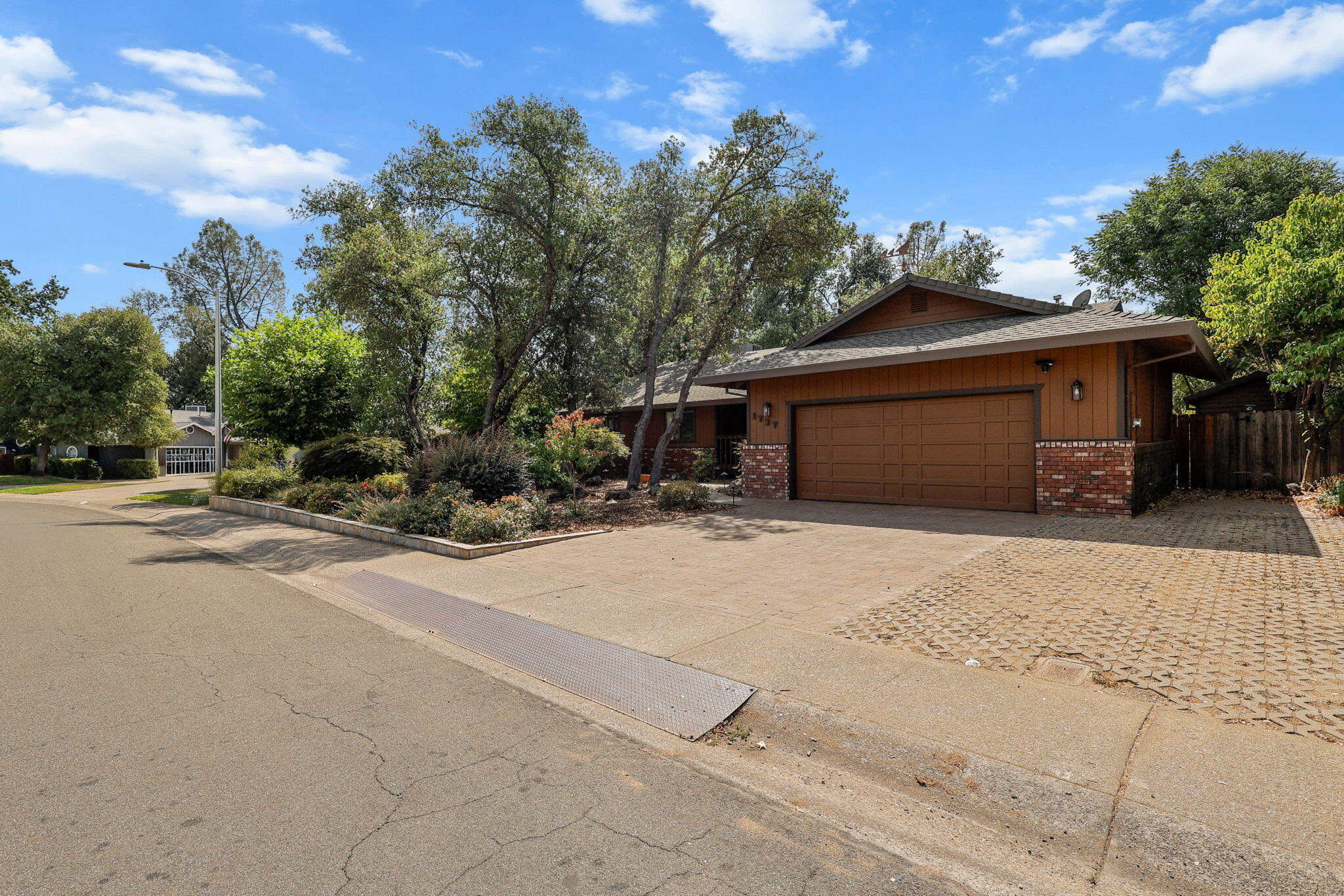 1737 Edgewood Drive