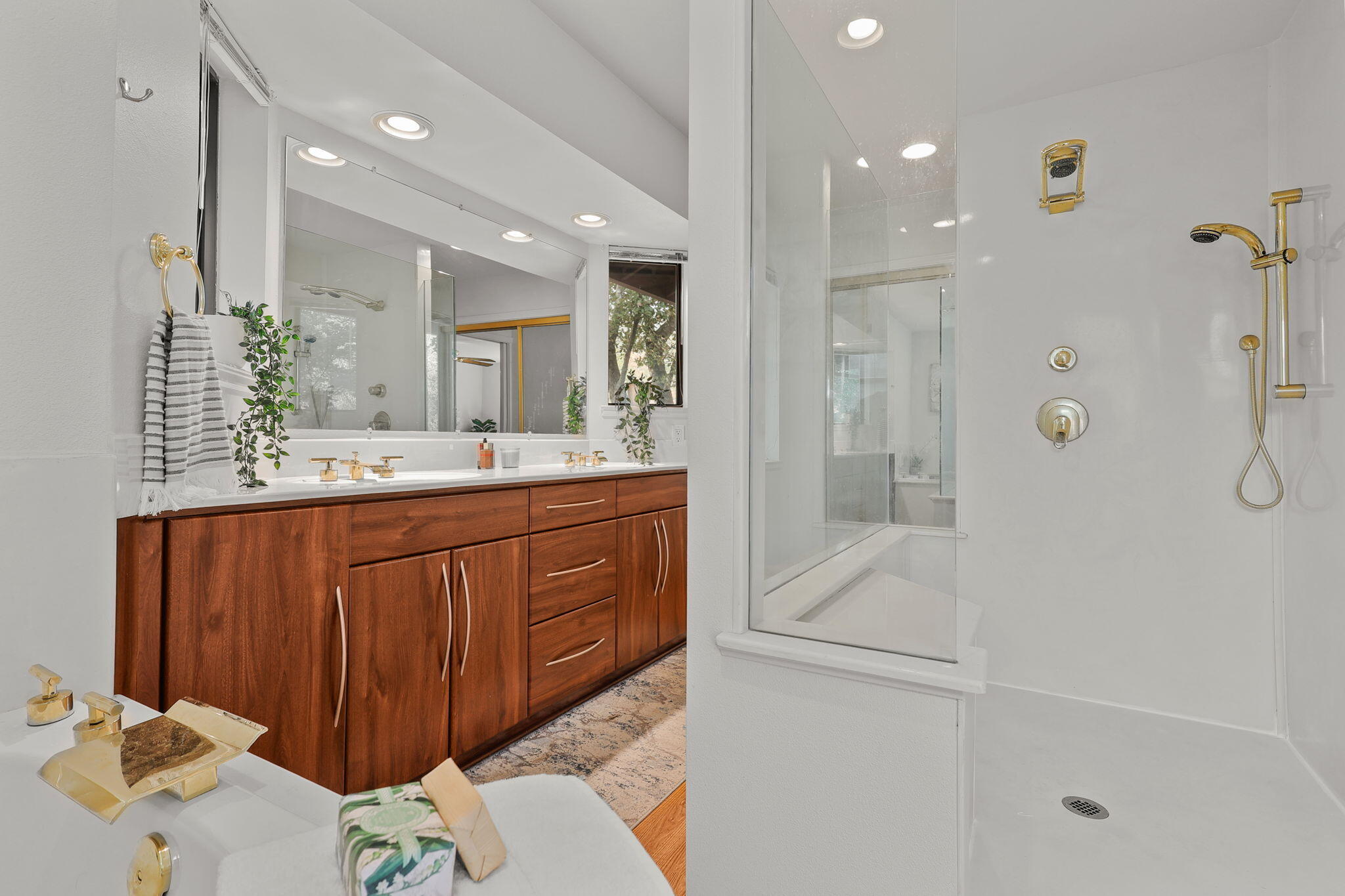 1737 Edgewood Drive