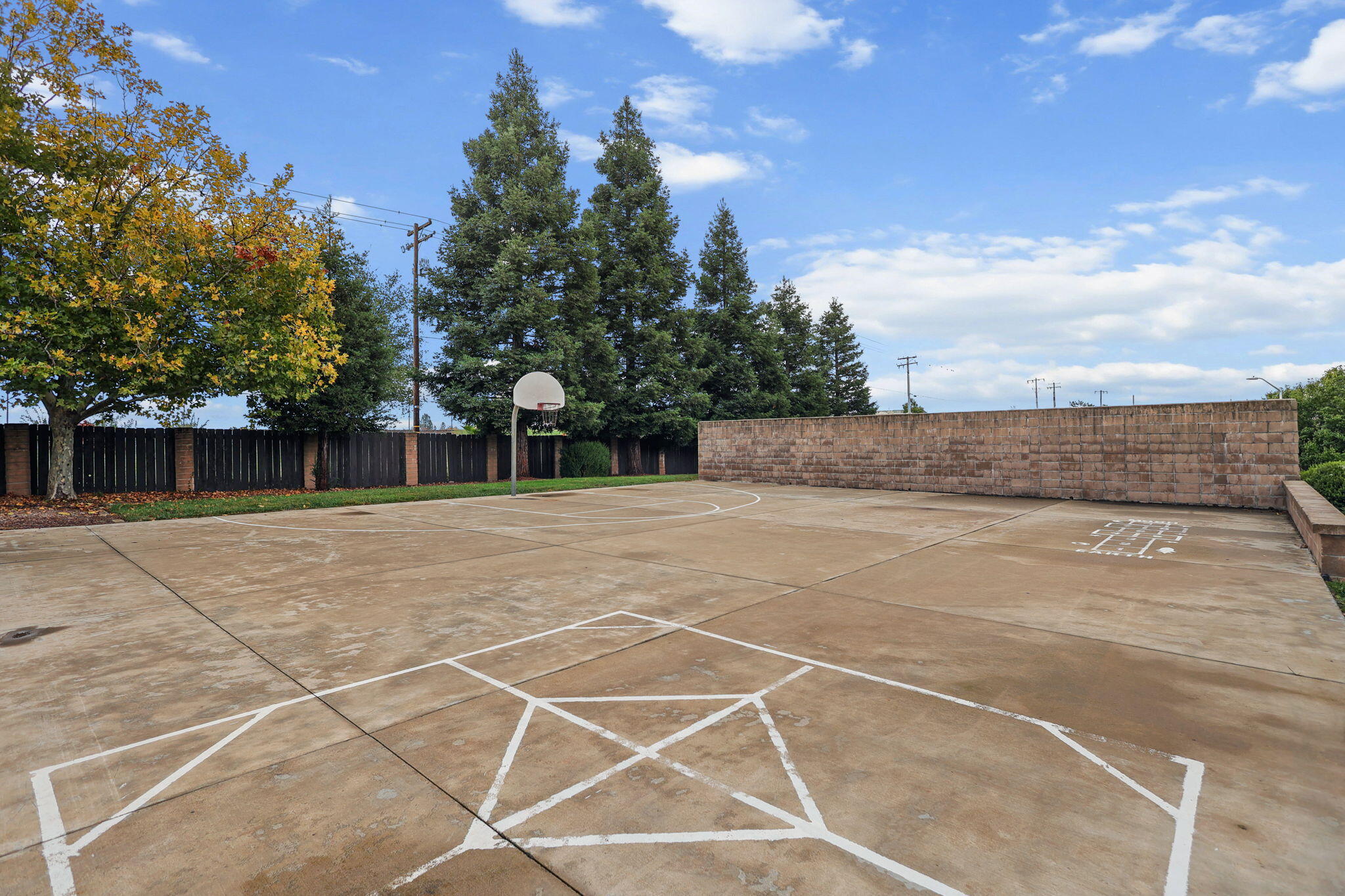 894 Montcrest Drive, Redding