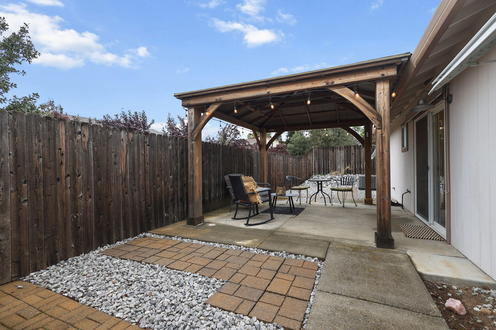 894 Montcrest Drive, Redding