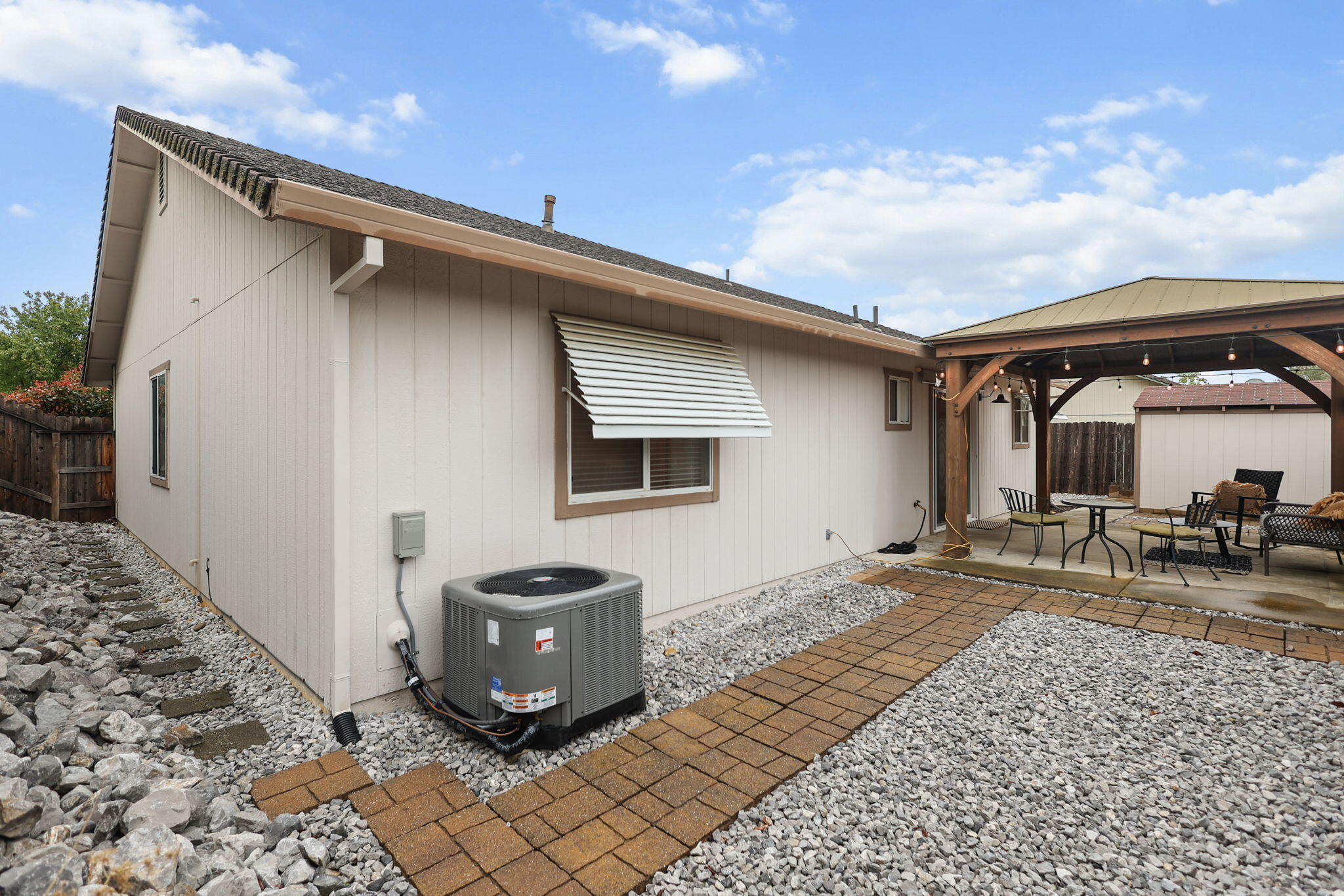 894 Montcrest Drive, Redding