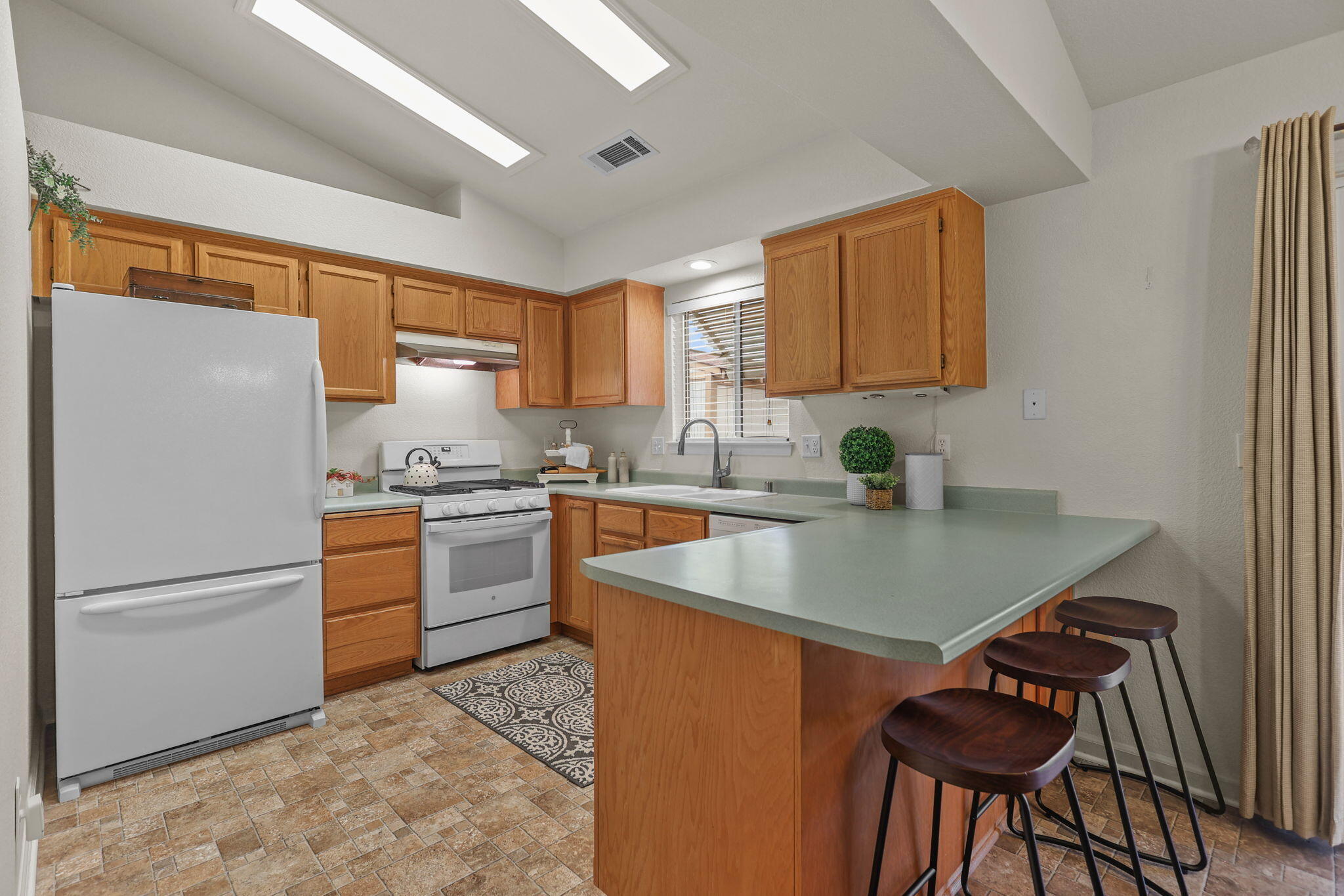 894 Montcrest Drive, Redding