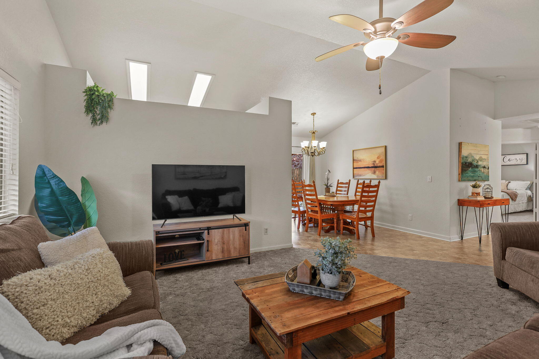 894 Montcrest Drive, Redding